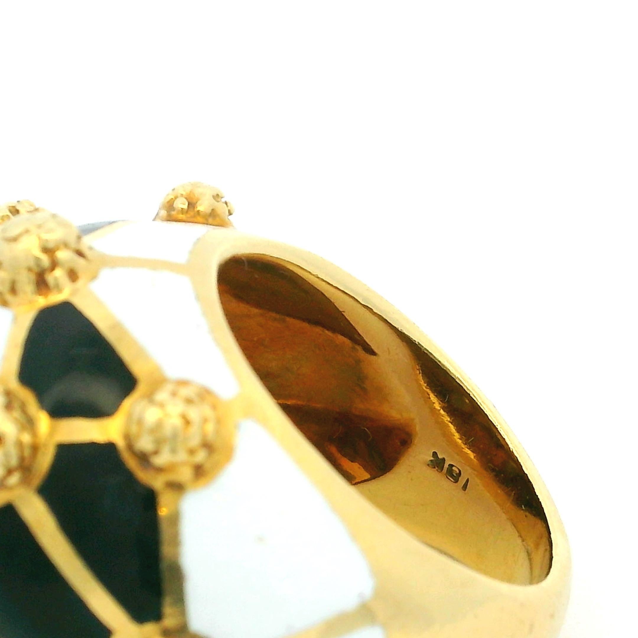 Anello Bombe in oro giallo 18 carati del 1980 con granuli d'oro smaltati bianchi e neri in vendita 9