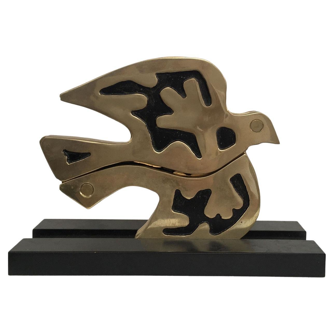 1980 Italy Abstract Bronze Sculpture Bruno Chersicla  Colomba Dove For Sale