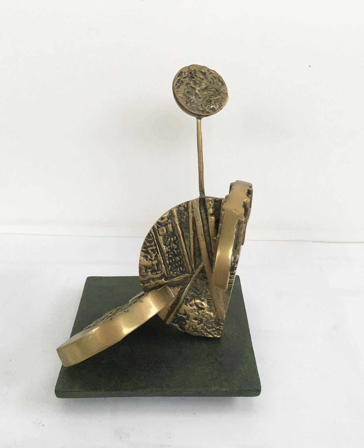 This engaging bronze abstract sculpture was created by the Italian artist Luciana Matalon in 1980.
This is a mulptiple of 1000 specimens numbered and signed. The title is 