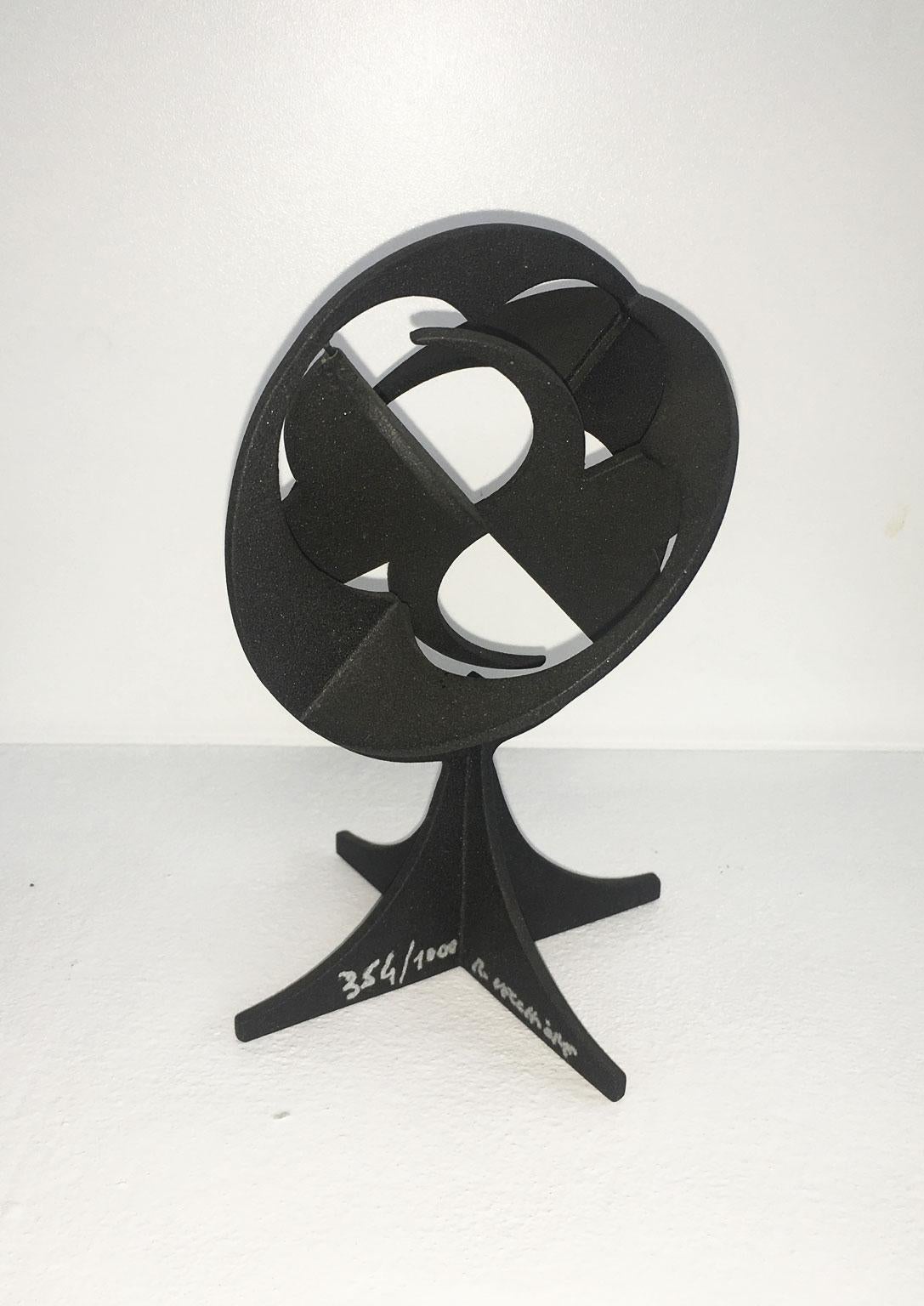 1980 Italie Étain laqué noir Sculpture abstraite Roberto Vecchione Il Mondo en vente 11