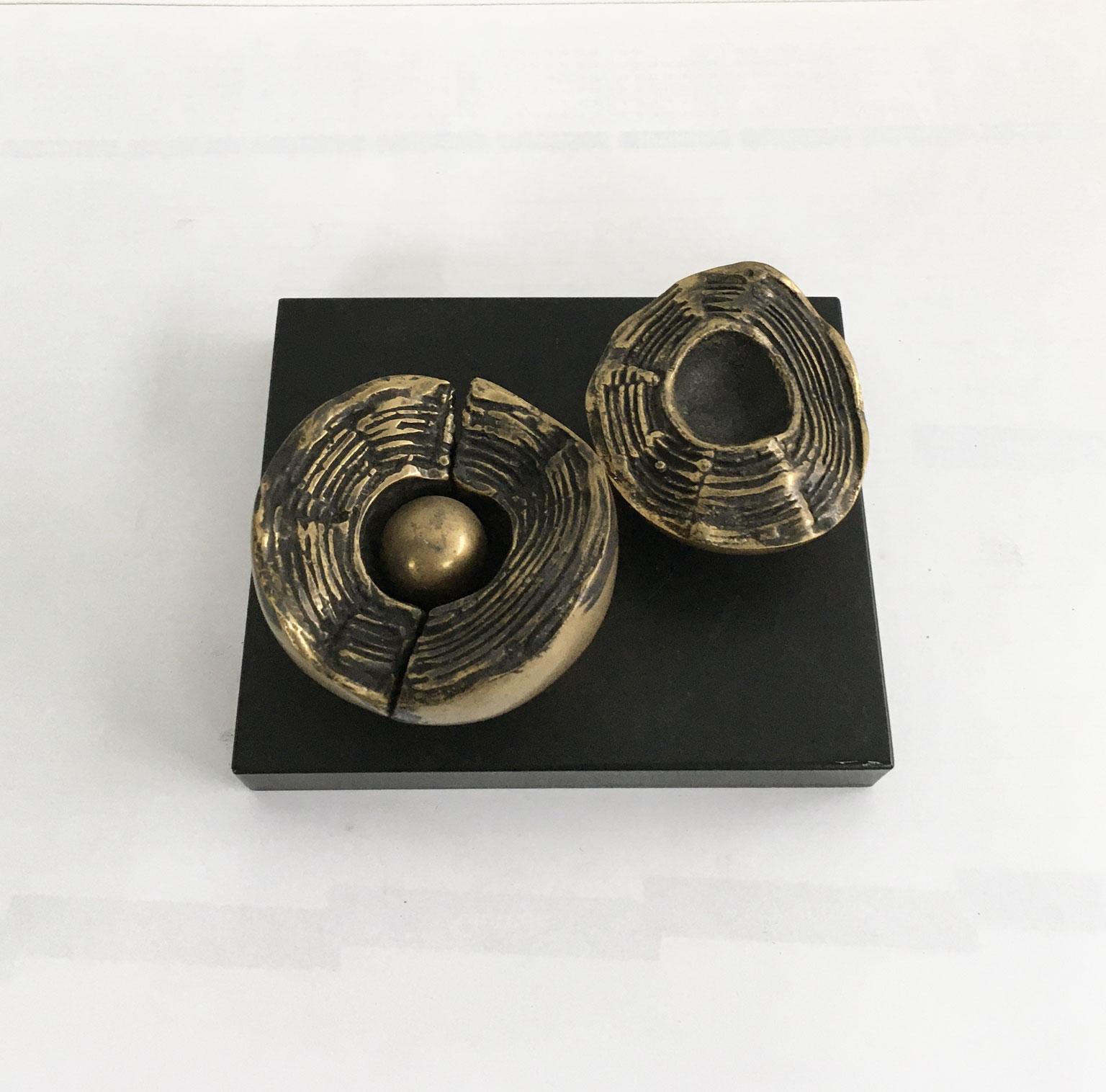 Sculpture cinétique abstraite en bronze de Franco Zazzeri Sfera Stratificata, Italie, 1980 en vente 3