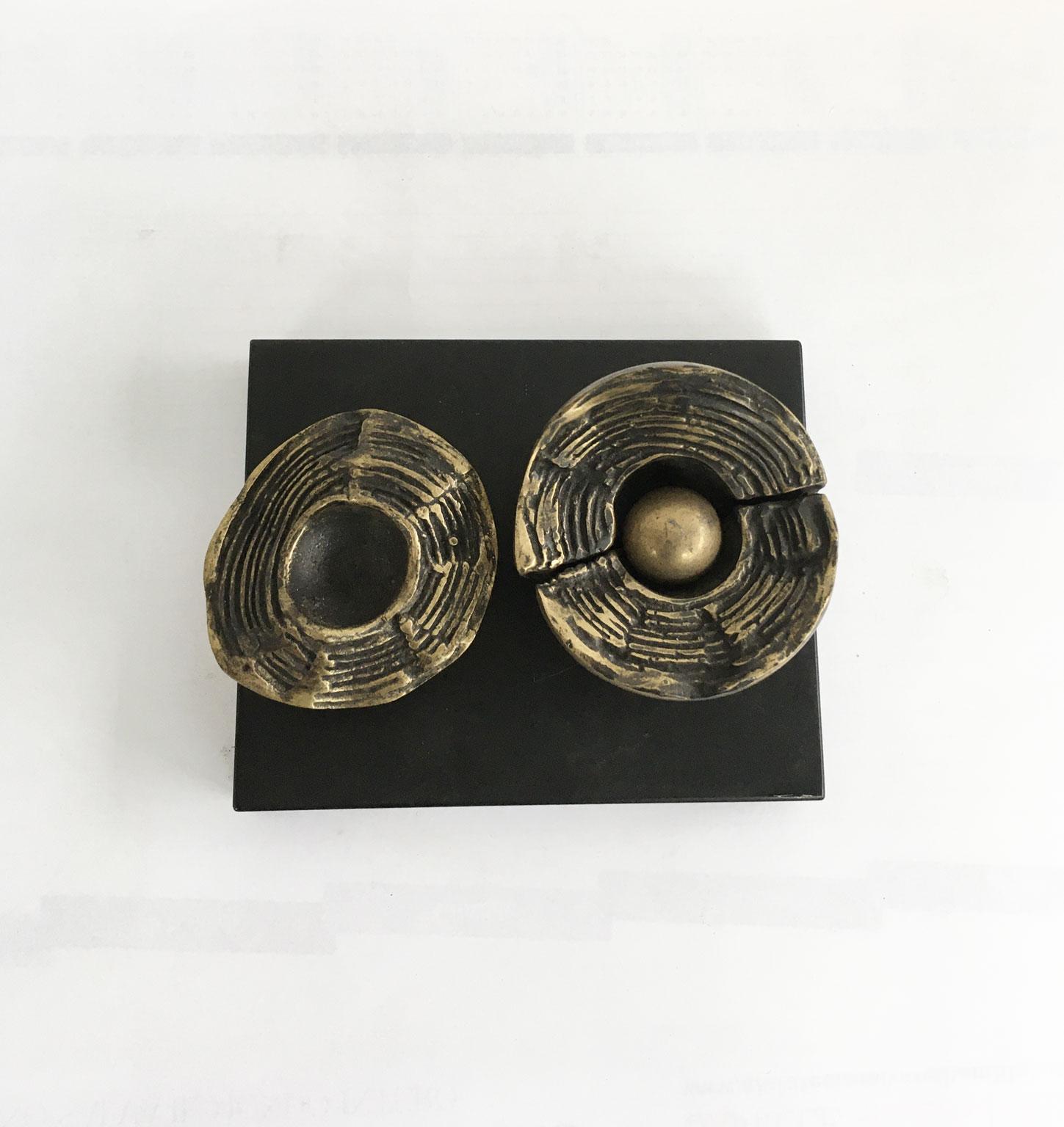 Sculpture cinétique abstraite en bronze de Franco Zazzeri Sfera Stratificata, Italie, 1980 en vente 11