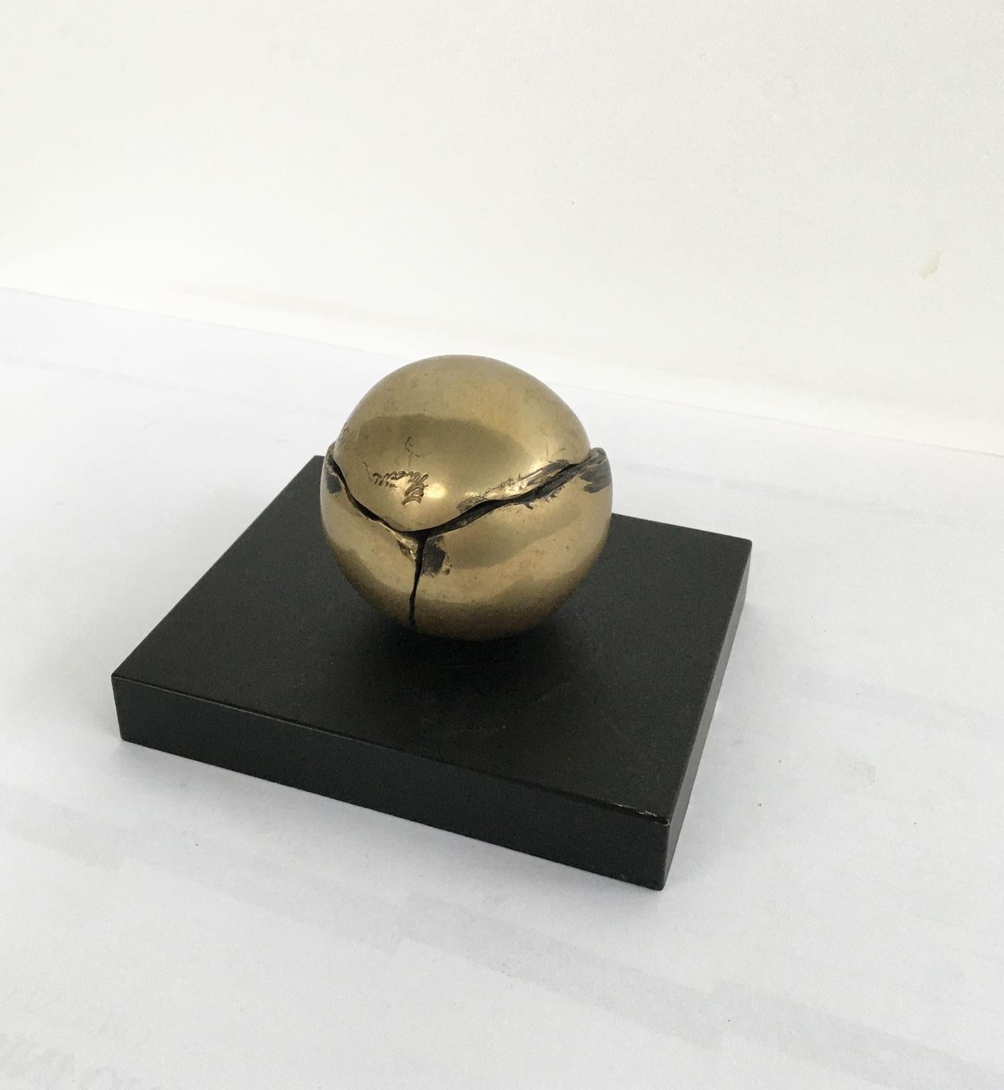 Sculpture cinétique abstraite en bronze de Franco Zazzeri Sfera Stratificata, Italie, 1980 en vente 1