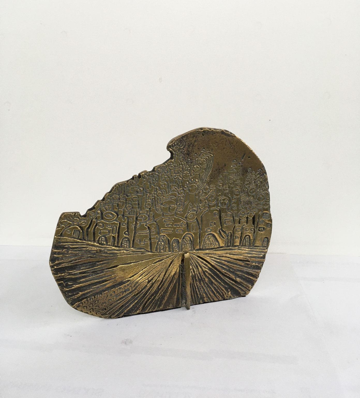 This engaging bronze abstract sculpture was created by the Italian artist Luciana Matalon in 1980.
This is a mulptiple of 1000 specimens numbered and signed. The title is 