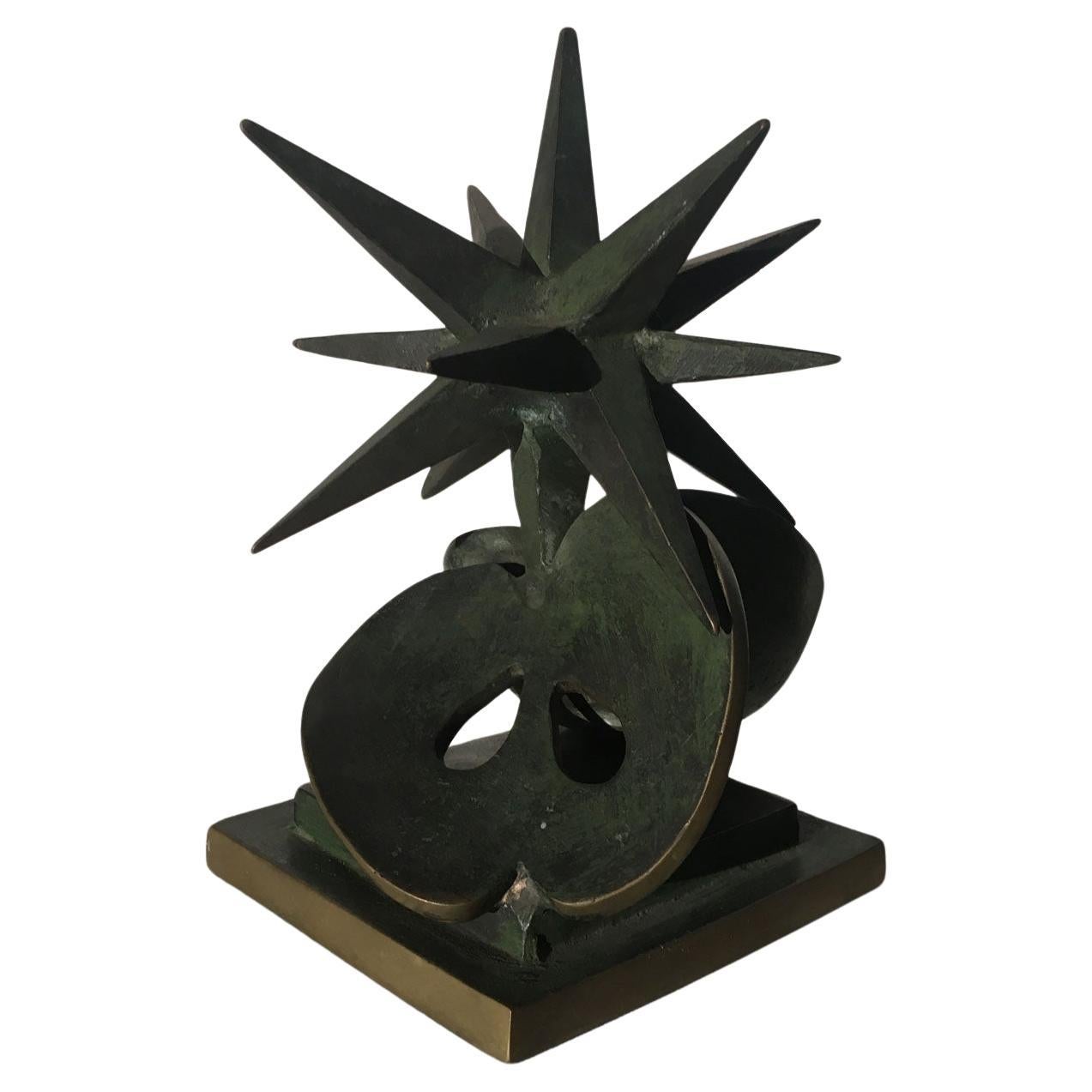 1980 Italia Escultura abstracta de bronce de Vanni Viviani Estrella con manzanas