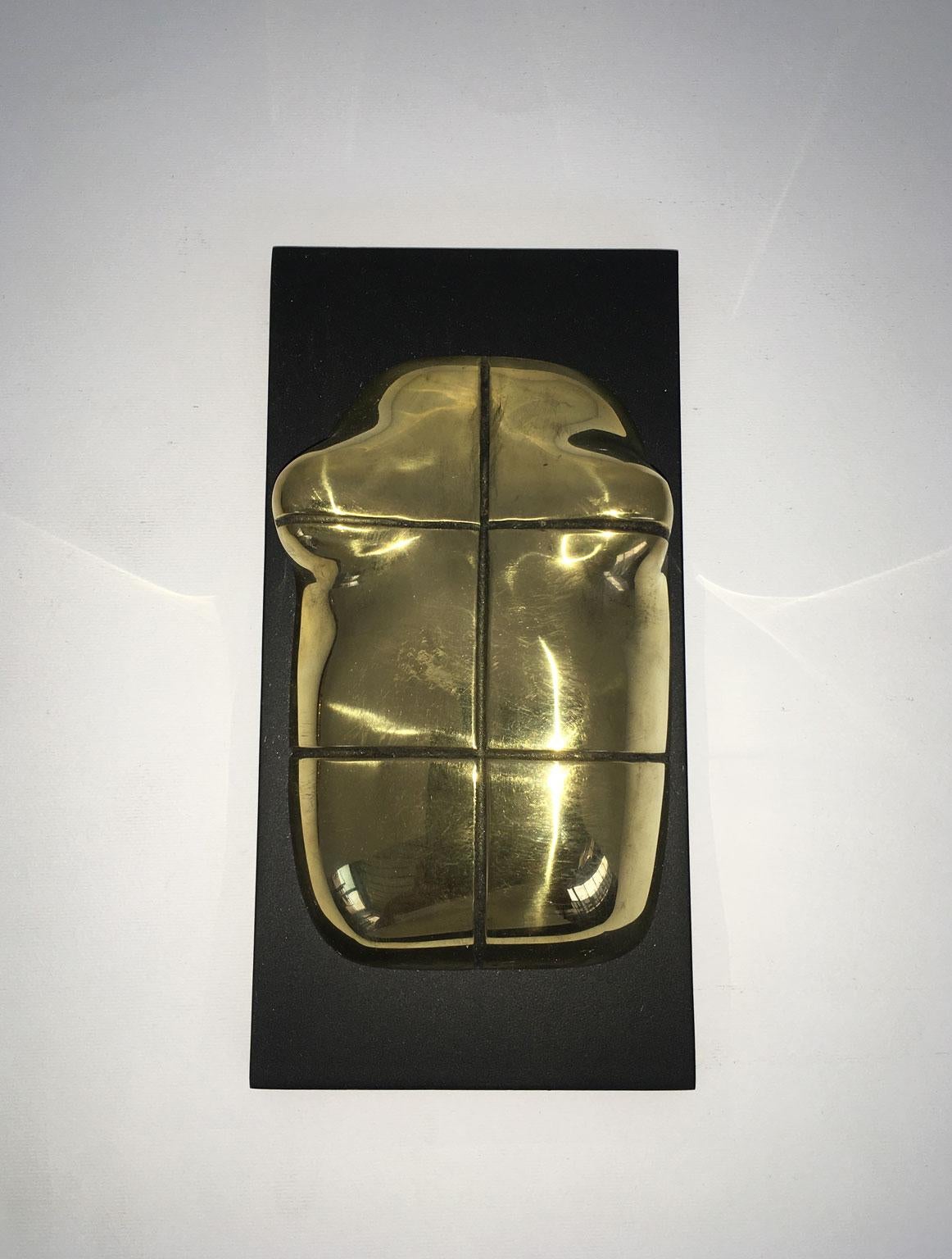 Dieses Kunstwerk wurde von dem Künstler Jiro Sugawara geschaffen, der Titel lautet 