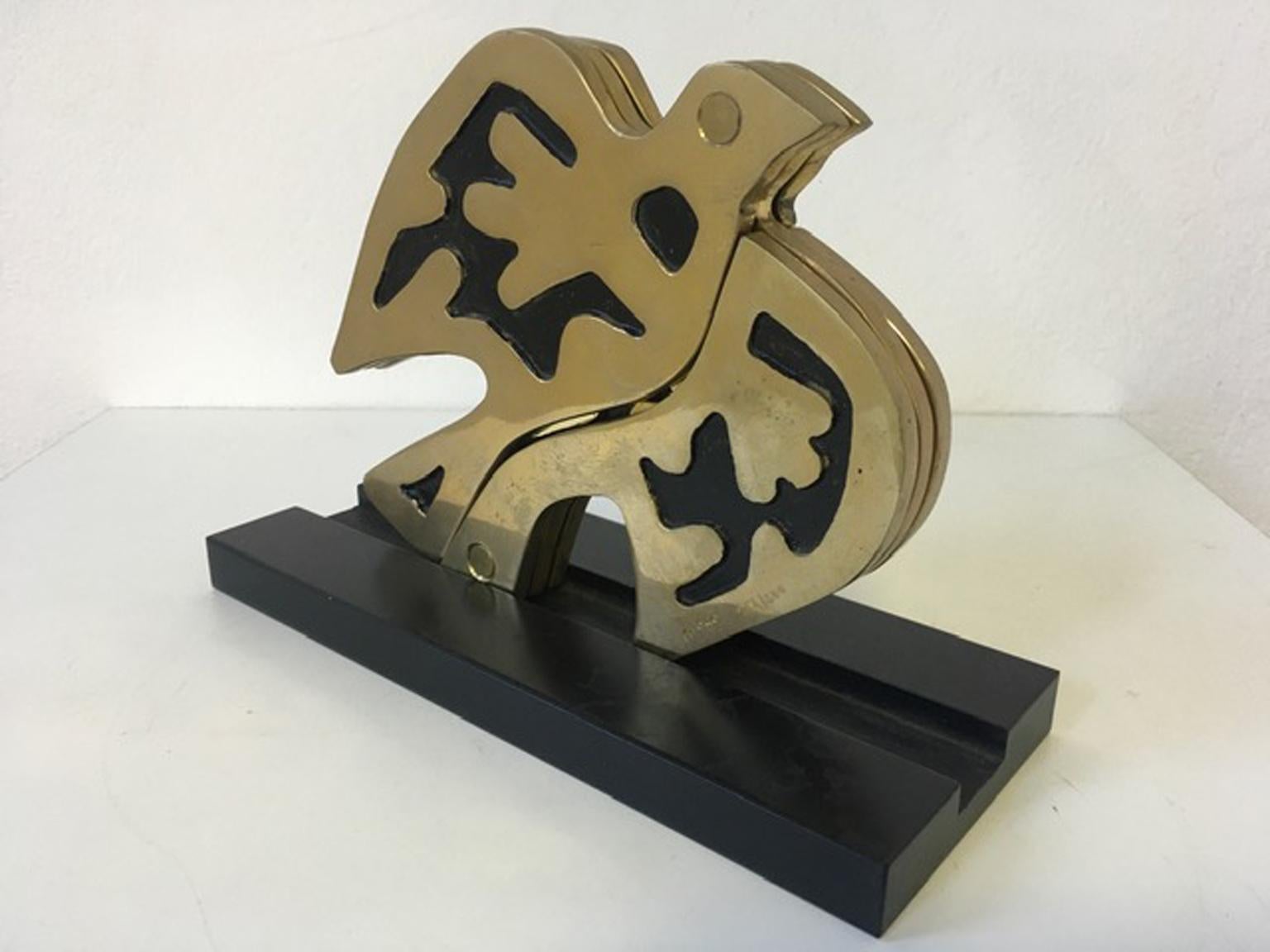 1980 Italy Post Modern Abstract Kinetic Bronze Sculpture The Dove Colomba In Good Condition For Sale In Brescia, IT