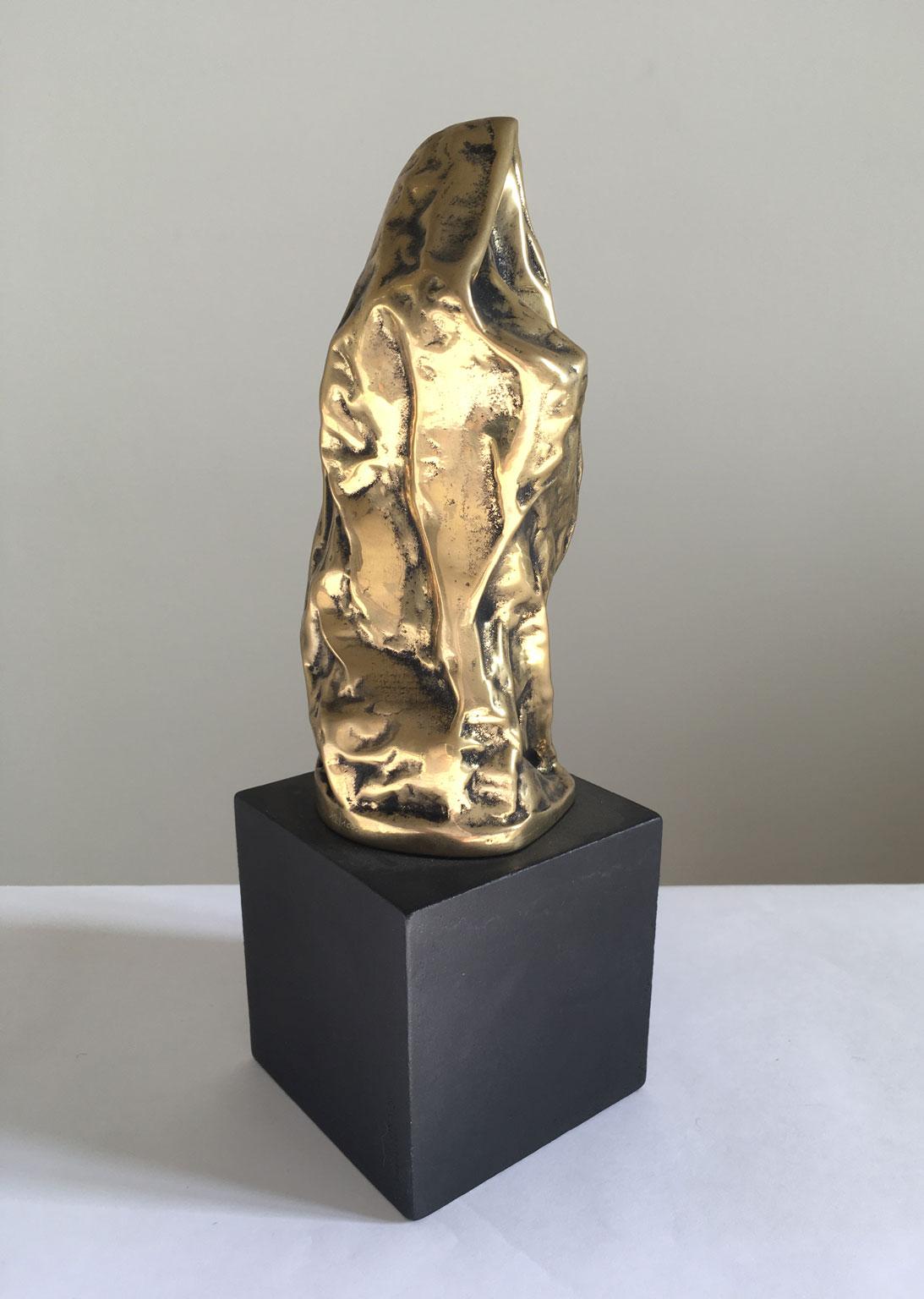 Postmoderne Sculpture abstraite italienne post-moderne Cristina Roncati en bronze Donna Velata, 1980 en vente