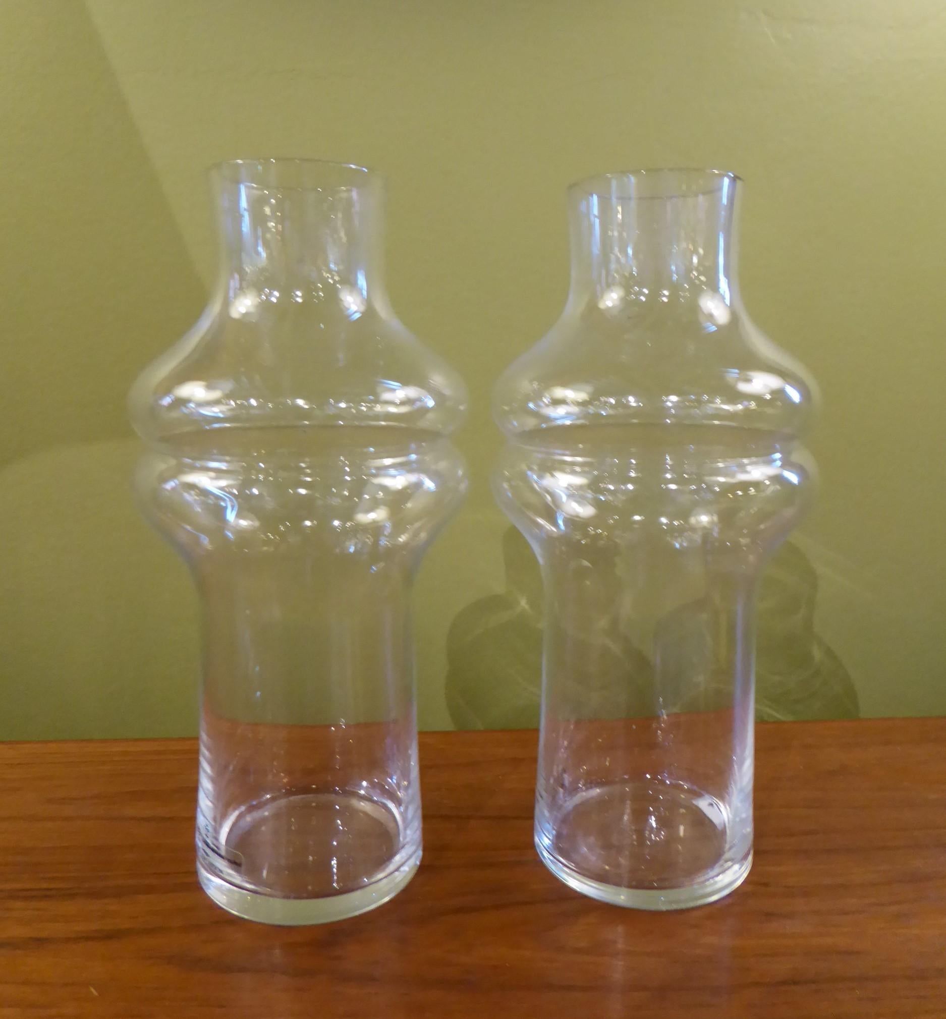 1980 Lisa Larson Skruf Swedish Modern Pair of Shouldered Glass Vases In Excellent Condition For Sale In Miami, FL