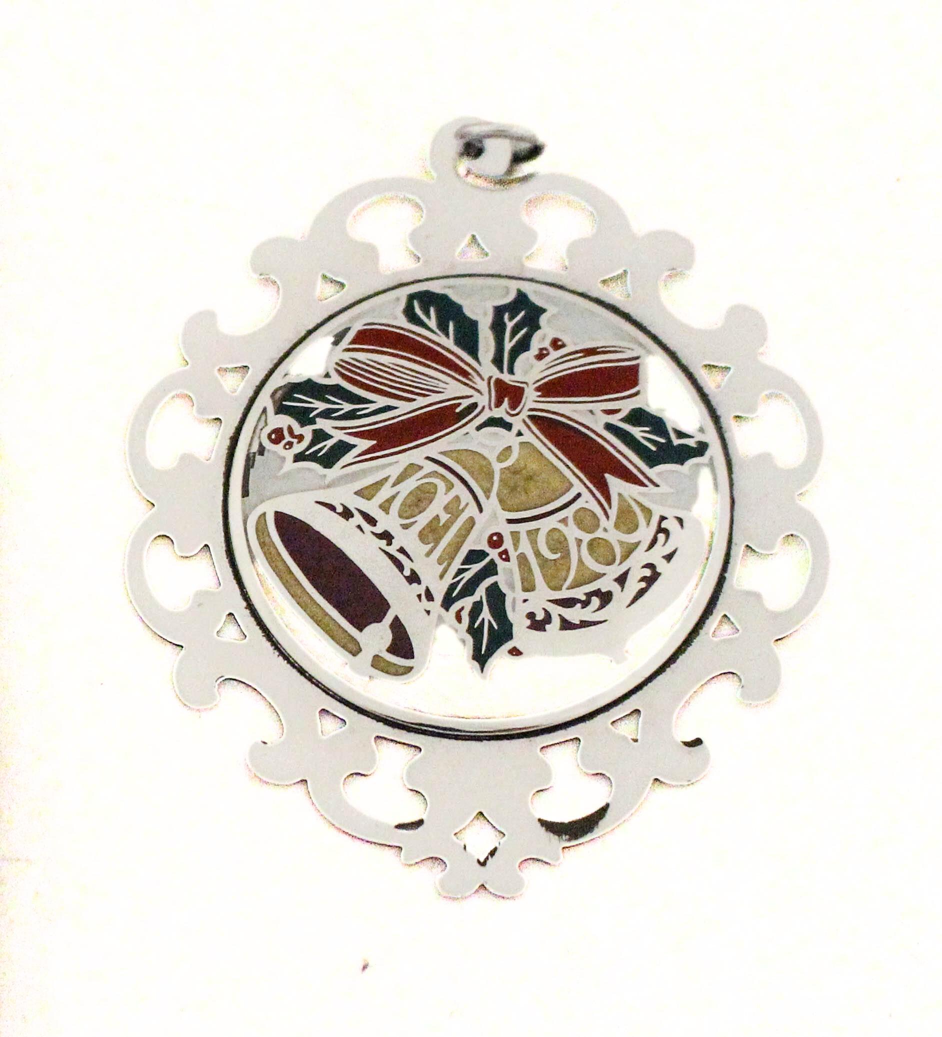 1980 Lunt Silversmiths Adorno de Navidad de plata de ley y esmalte Estadounidense en venta