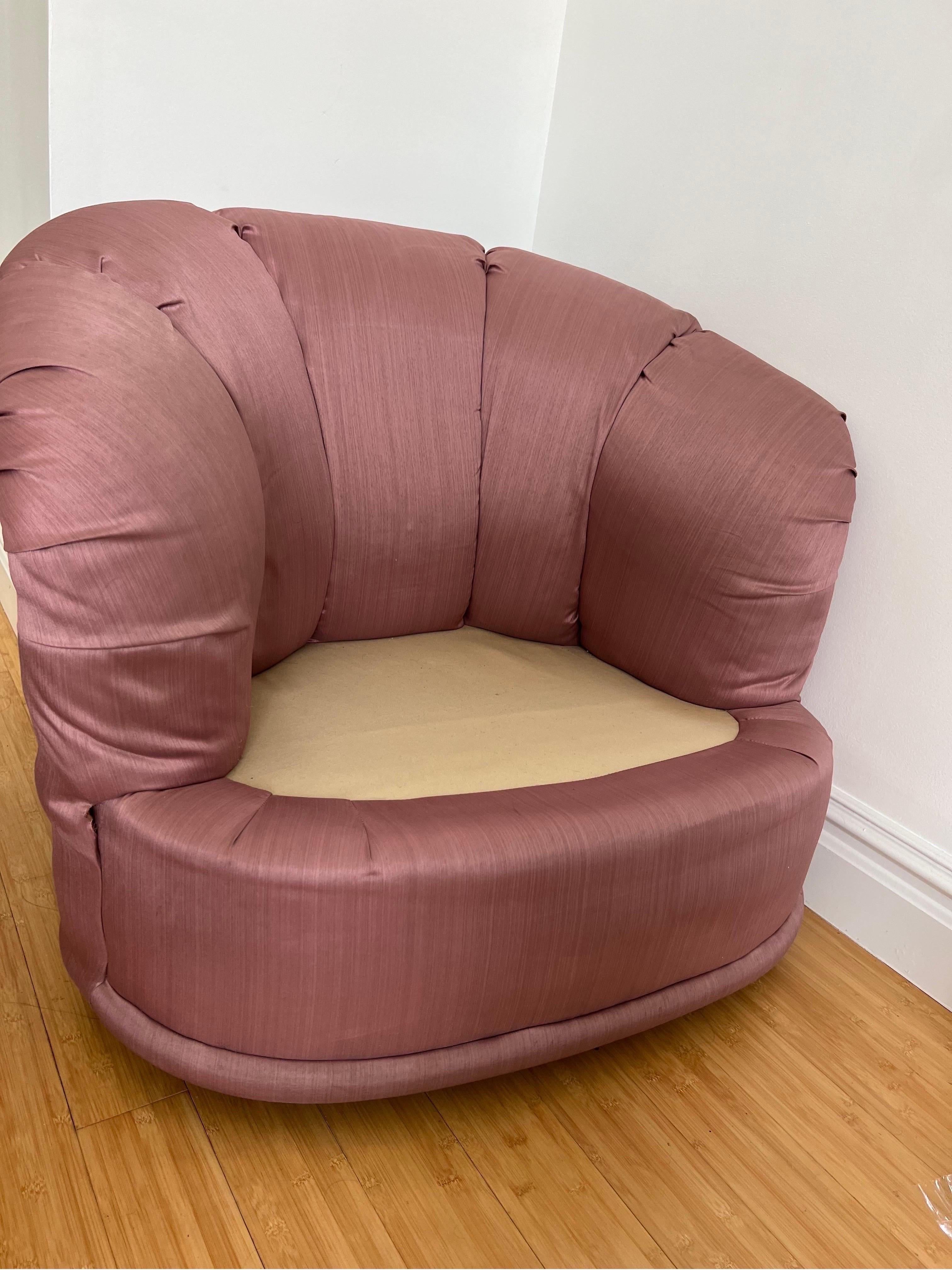 1980 Mauve Pink Swivel Club Chair For Sale 2