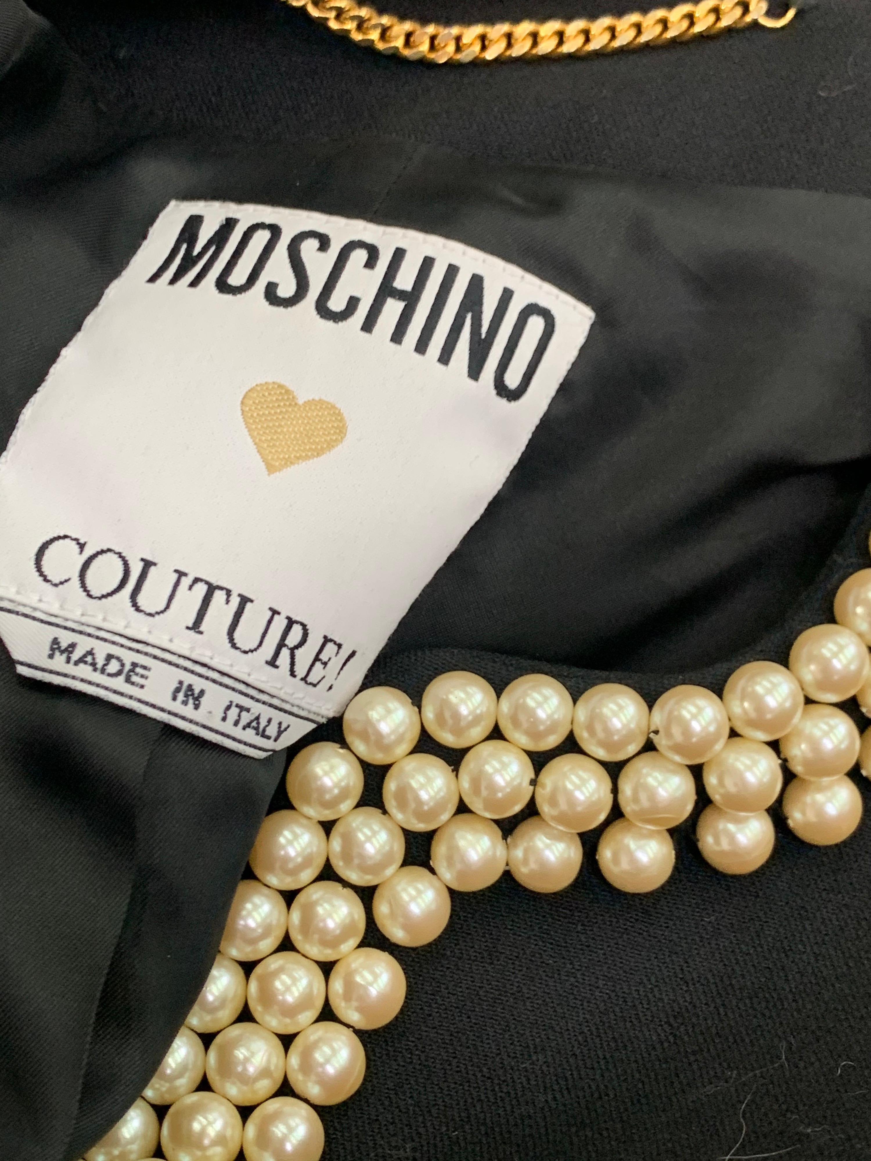 Moschino, veste courte noire de style Chanel avec bordure cloutée de perles, 1980 Excellent état - En vente à Gresham, OR