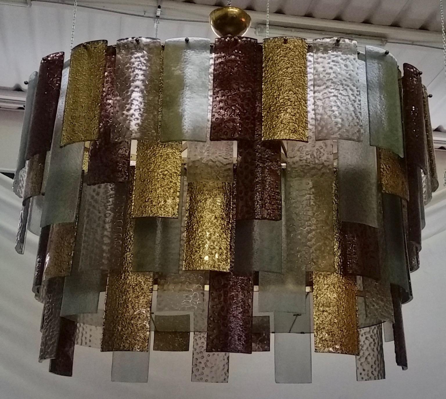 Murano Oval Multicolored MidCentury Chandelier, 1980 In Excellent Condition In Rome, IT