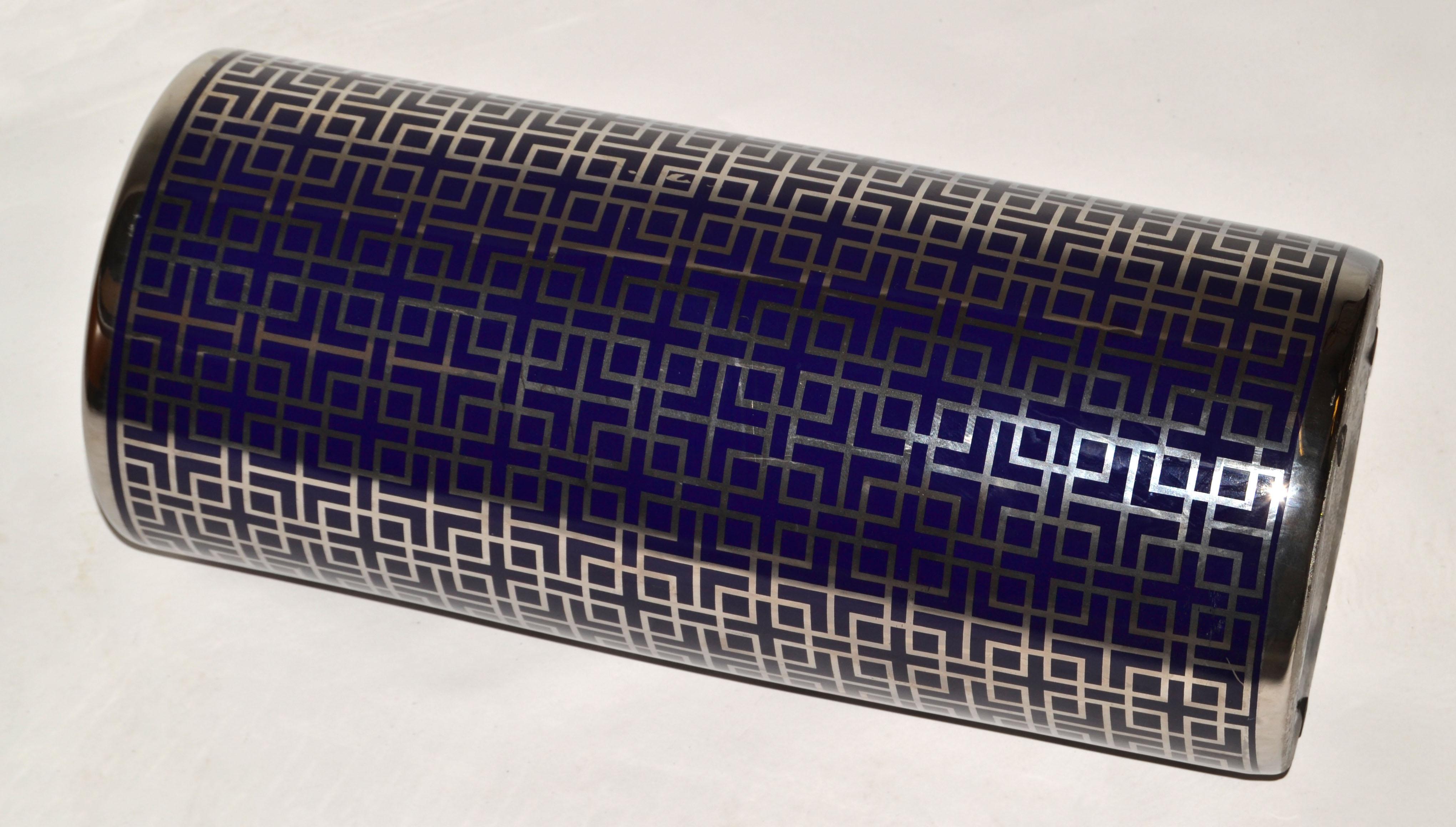 1980 Op Art Blu Argento Grigio Stampa Portaombrelli in Porcellana Mid-Century Modern in vendita 2