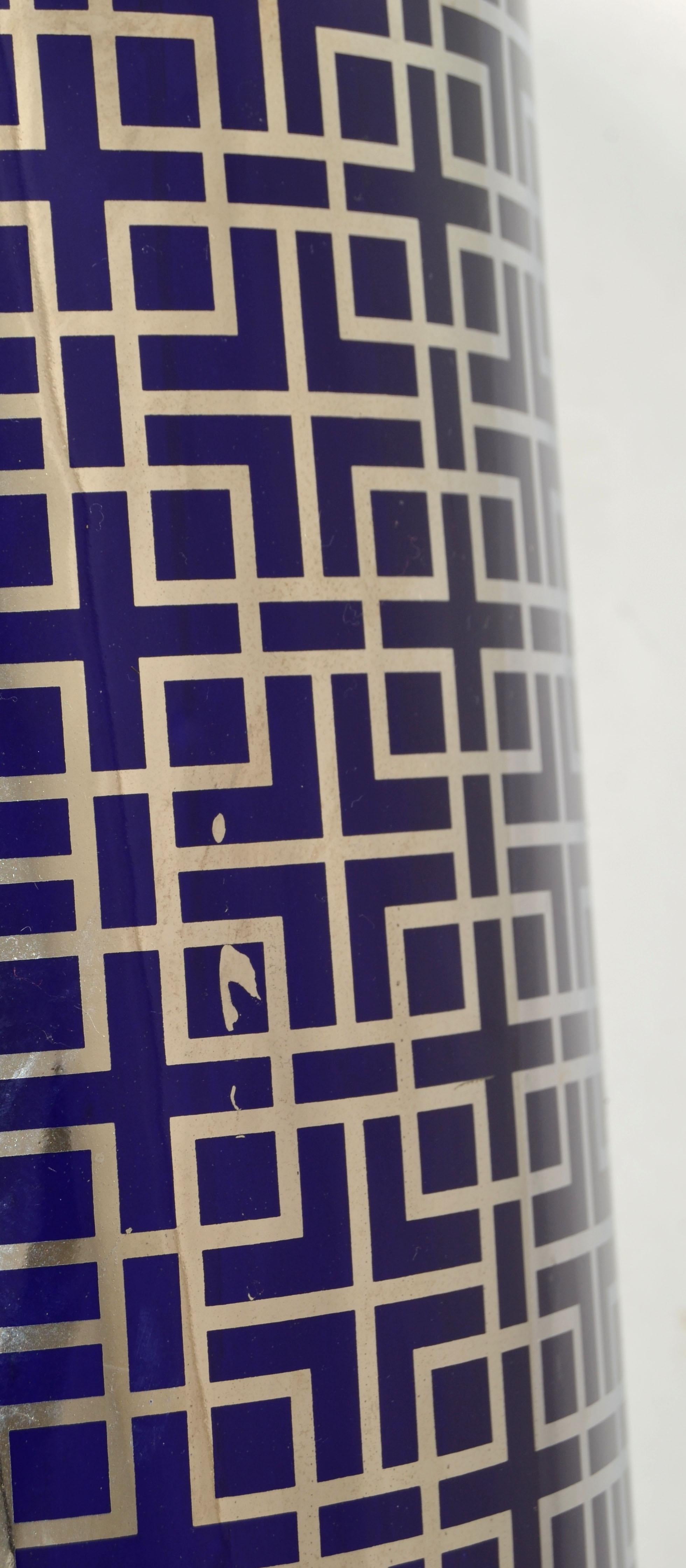 1980 Op Art Blu Argento Grigio Stampa Portaombrelli in Porcellana Mid-Century Modern in vendita 5