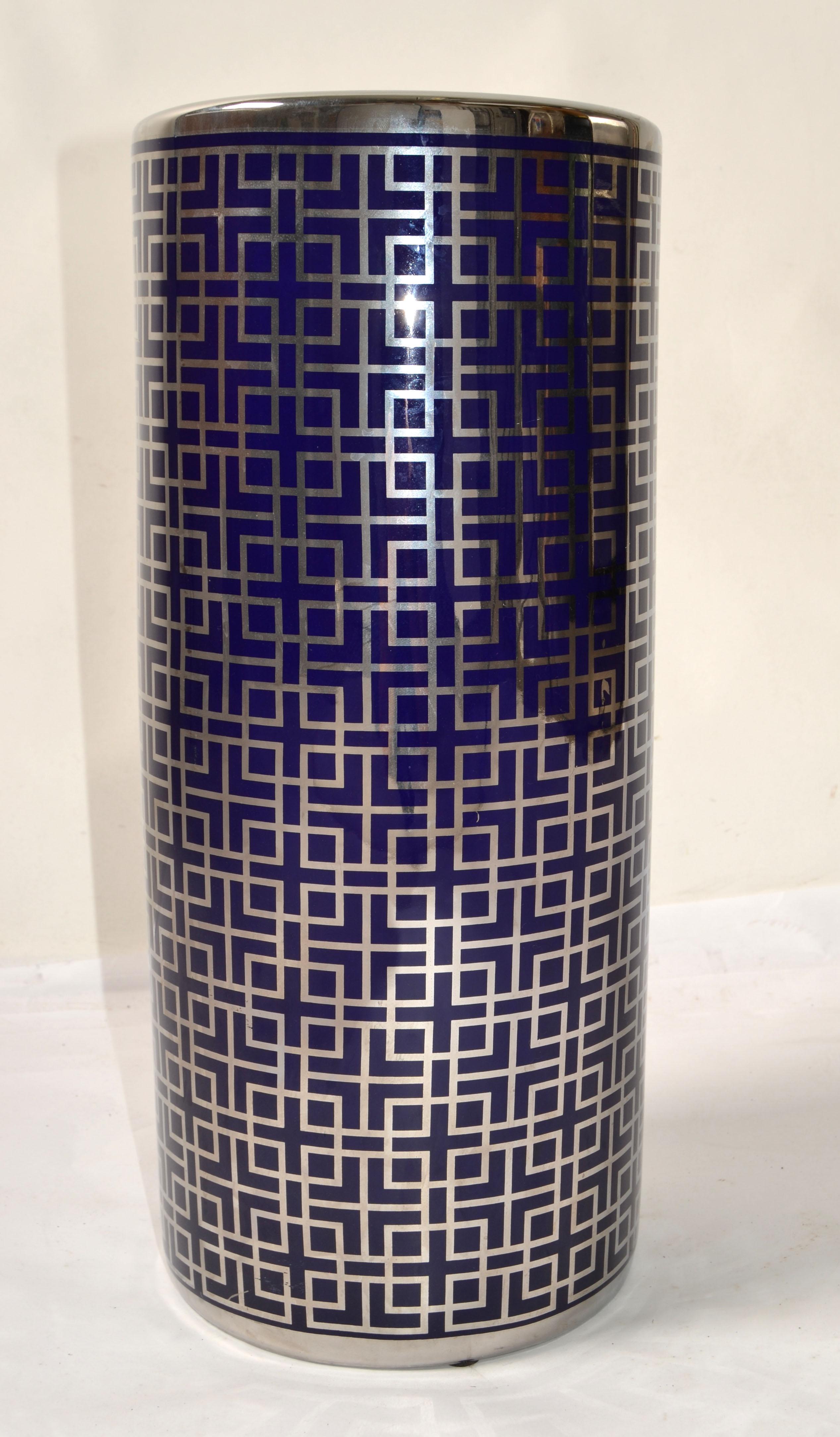 Space Age 1980 Op Art Blu Argento Grigio Stampa Portaombrelli in Porcellana Mid-Century Modern in vendita