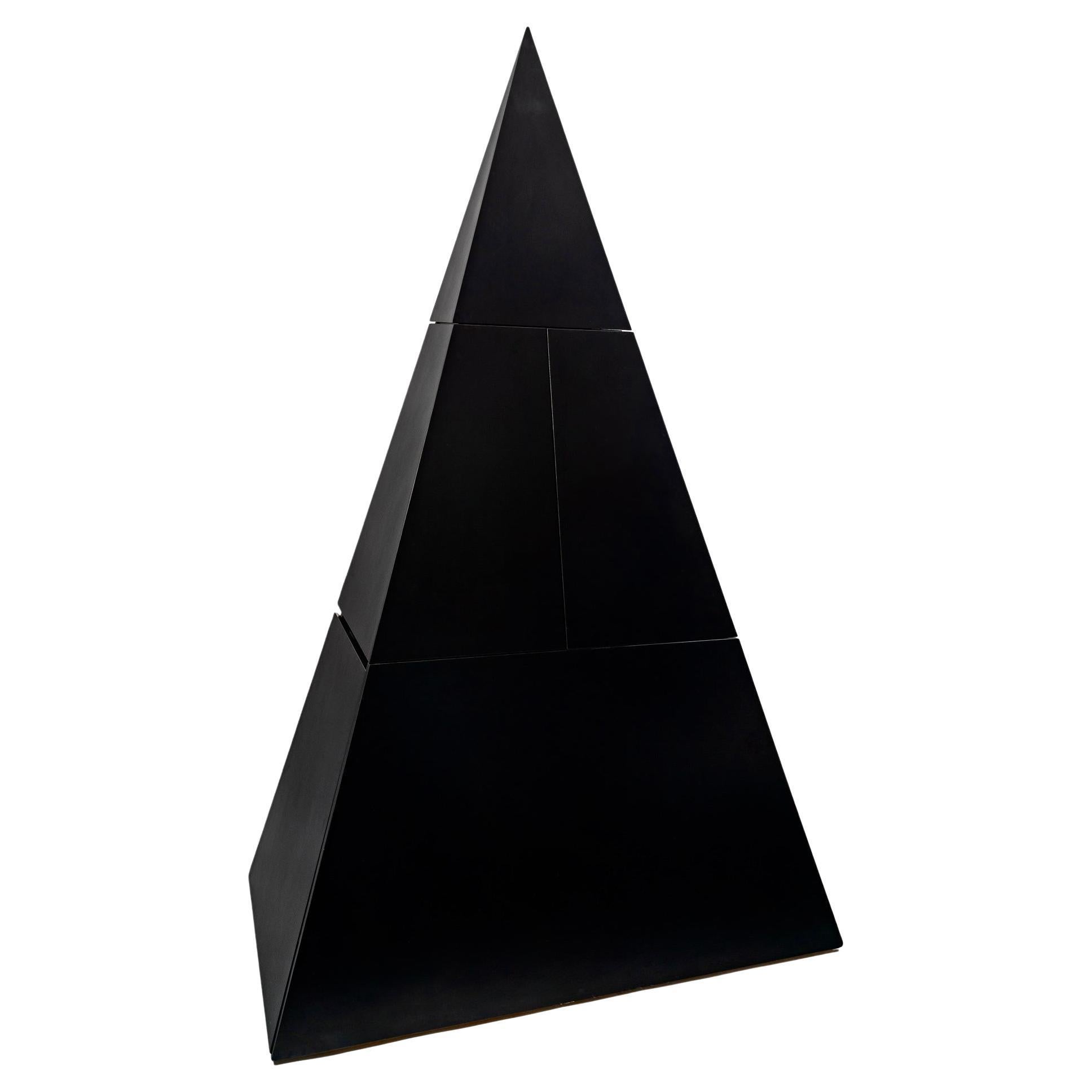 1980 Pièce Unique Meuble "Pyramide" de Jaime Exposito Prototype Polyrey For Sale