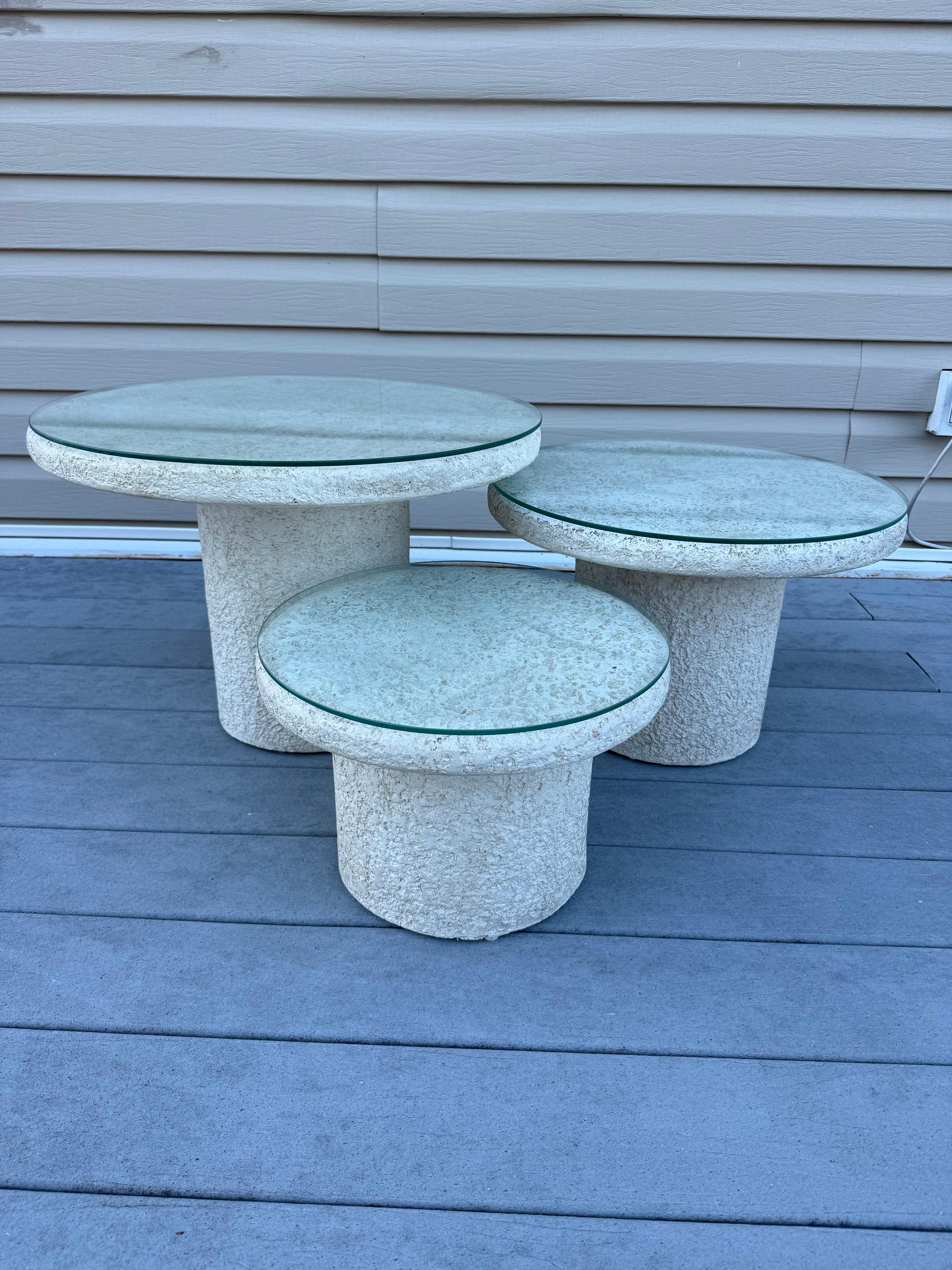 Fin du 20e siècle Tables gigognes à champignons en plâtre de 1980 - Lot de 3 en vente