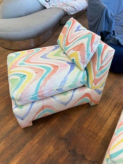 1980 Paire de chaises à pantoufles à motifs arc-en-ciel