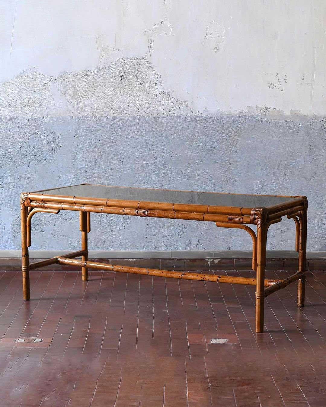 Wohnzimmer-Set aus Rattan: 4 Stühle und Rattantisch mit Glasplatte (Italienisch)