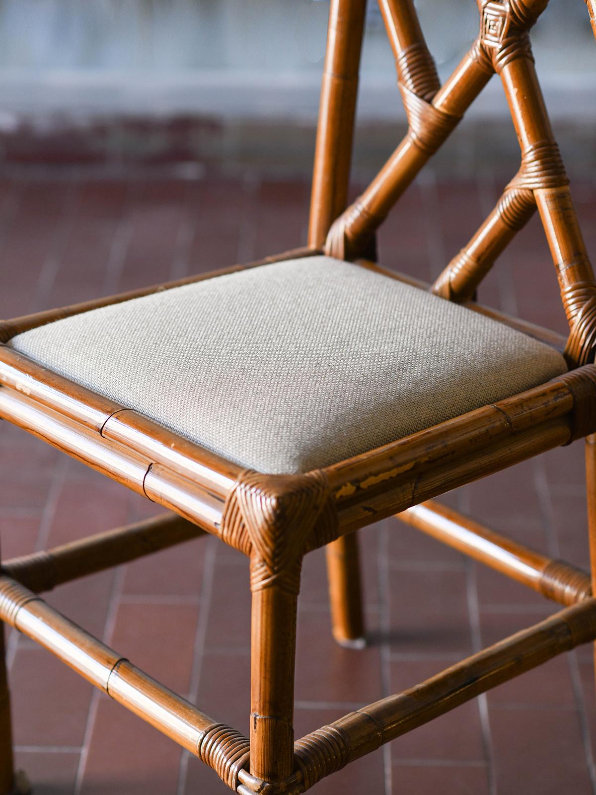 Wohnzimmer-Set aus Rattan: 4 Stühle und Rattantisch mit Glasplatte 3