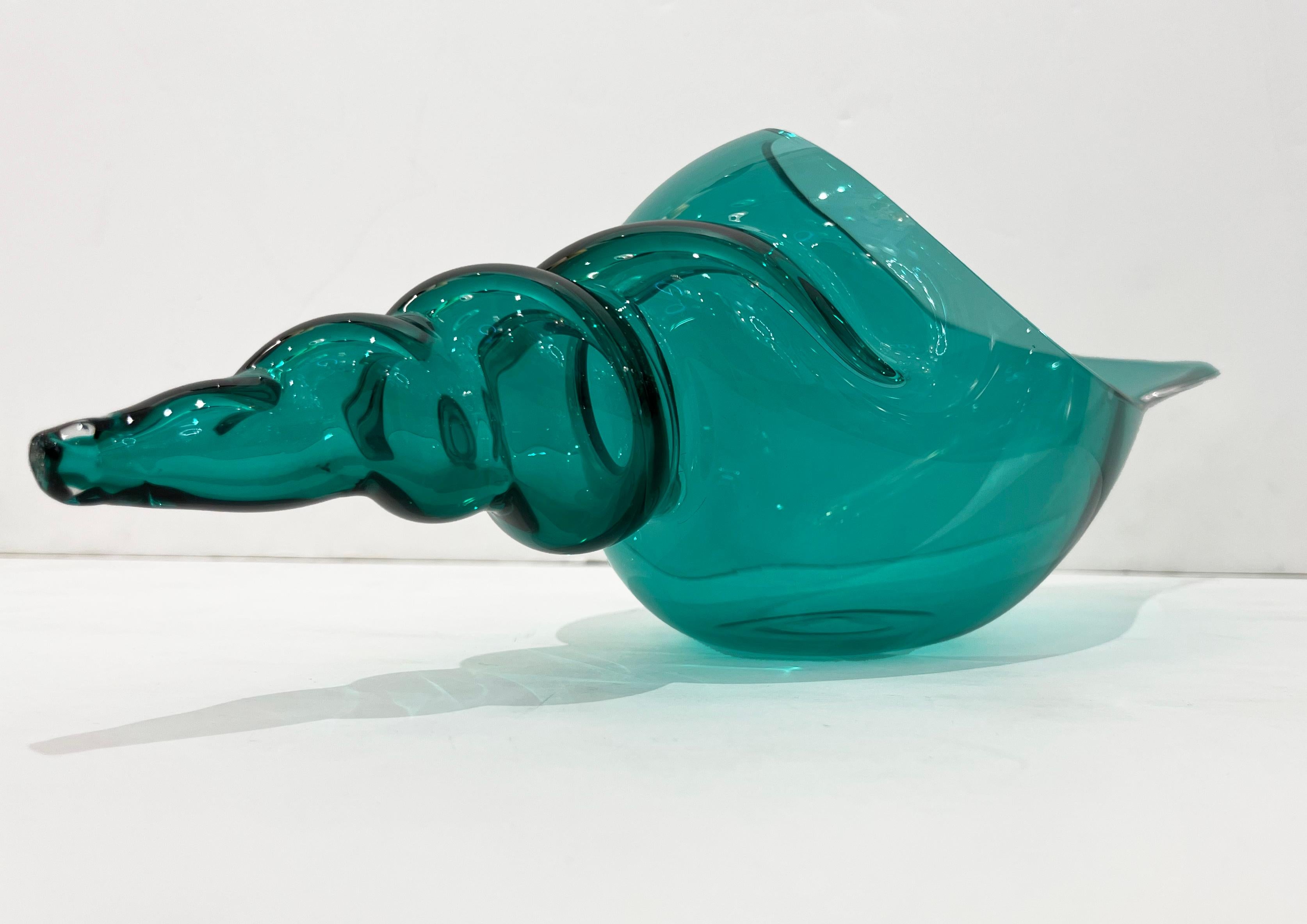 Organic Modern 1980 Romano Donà Italian Modern Aqua Turquoise Murano Art Glass Spire Shell Bowl