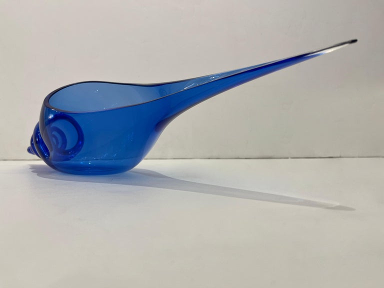 Hand-Crafted 1980 Romano Donà Italian Modern Cobalt Blue Murano Art Glass Spire Shell Bowl For Sale