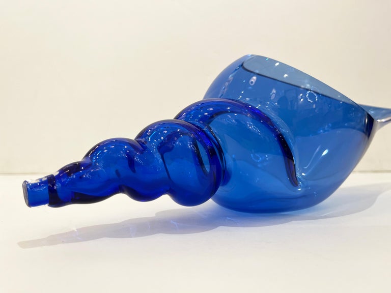 Late 20th Century 1980 Romano Donà Italian Modern Cobalt Blue Murano Art Glass Spire Shell Bowl For Sale