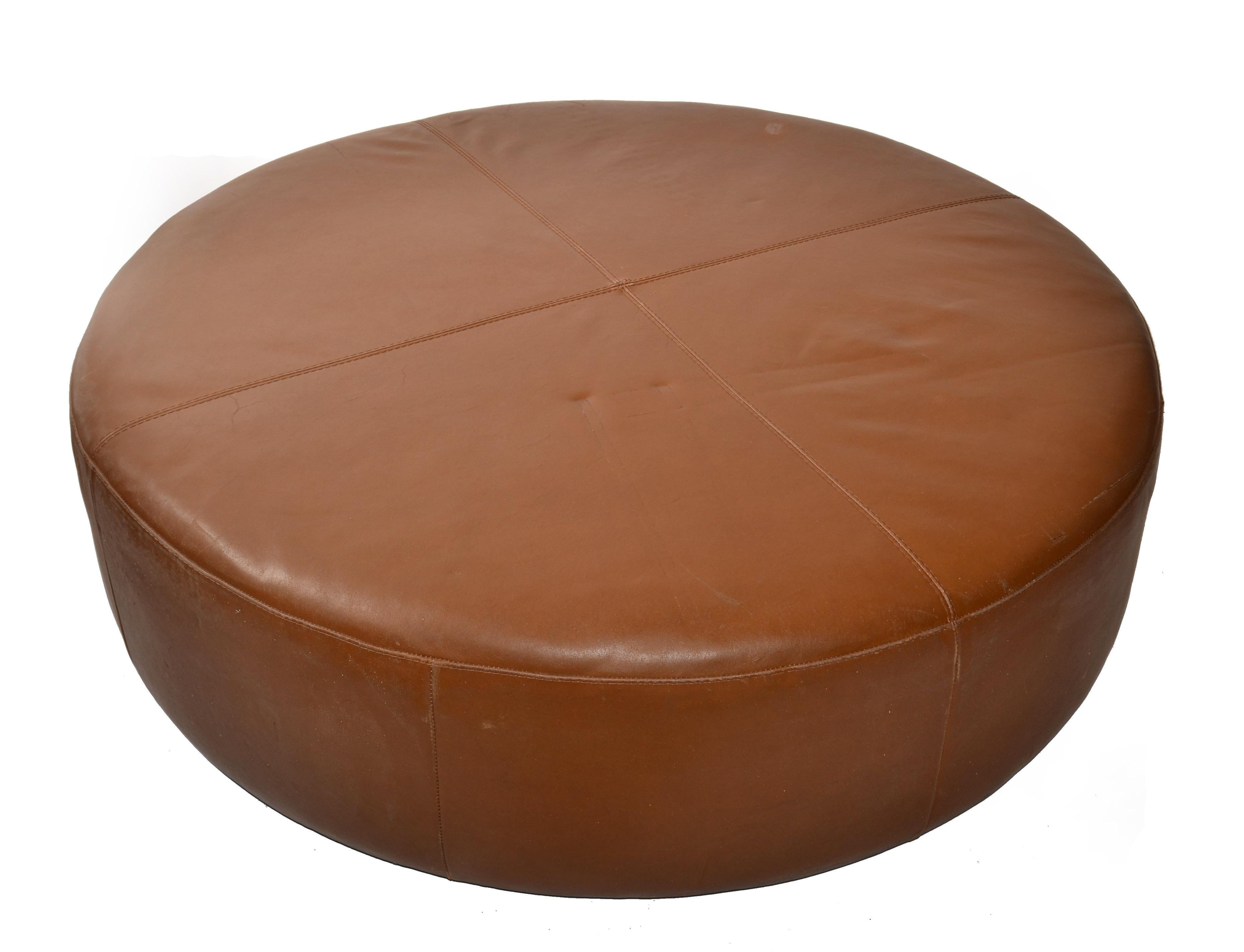 1980 Round Oversized Faux Brown Leather Ottoman Attributed Citterio B&B Italia  For Sale 5