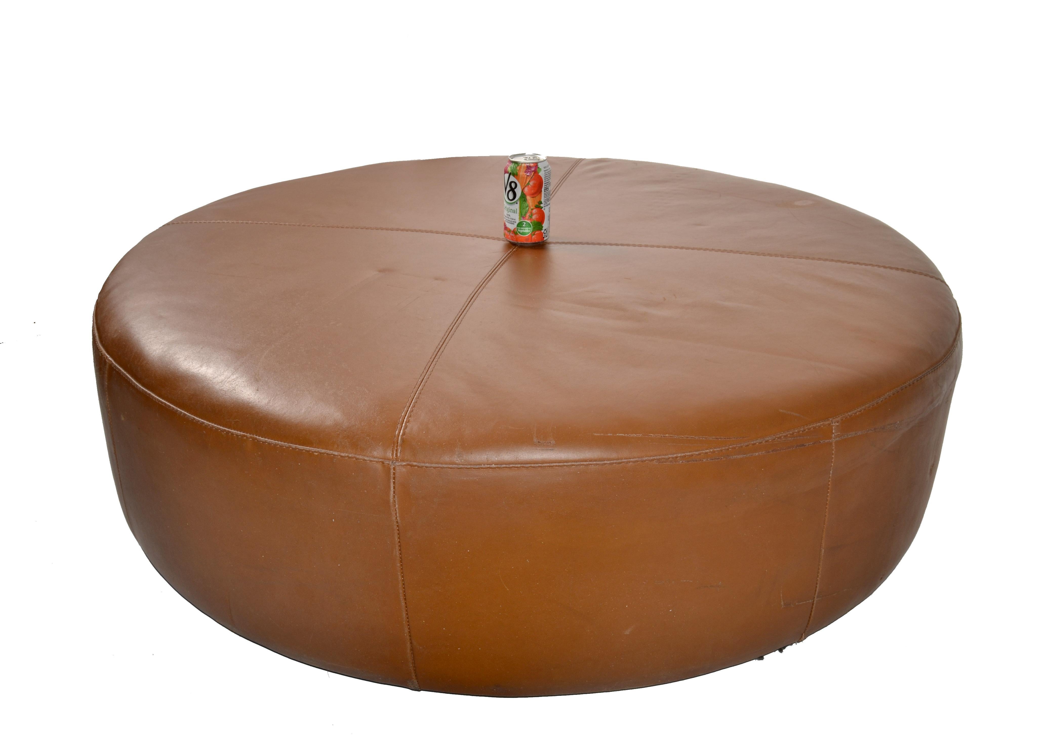 American 1980 Round Oversized Faux Brown Leather Ottoman Attributed Citterio B&B Italia  For Sale