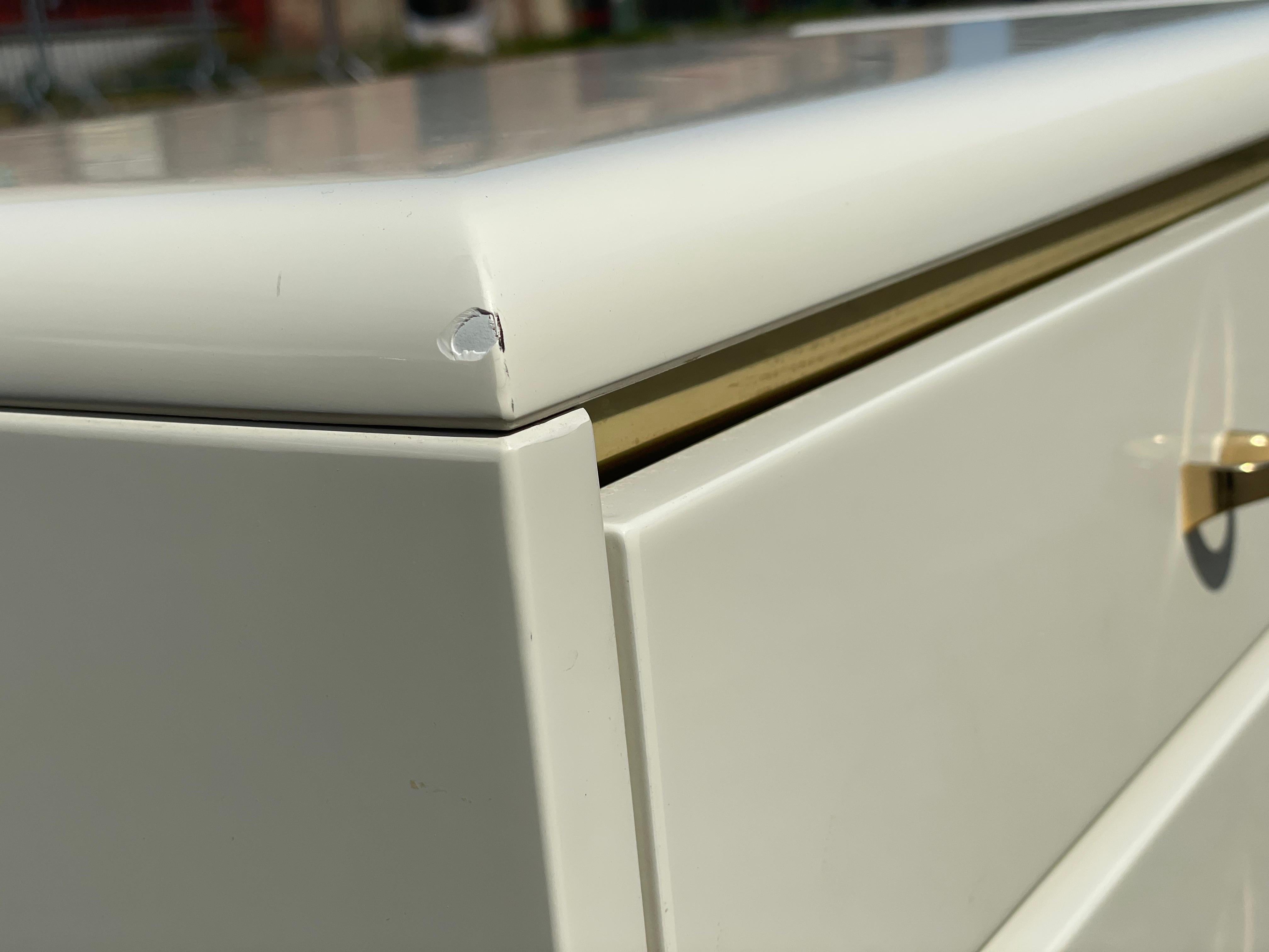 1980´s Italian postmodern nightstands lacquer cream and brass For Sale 1