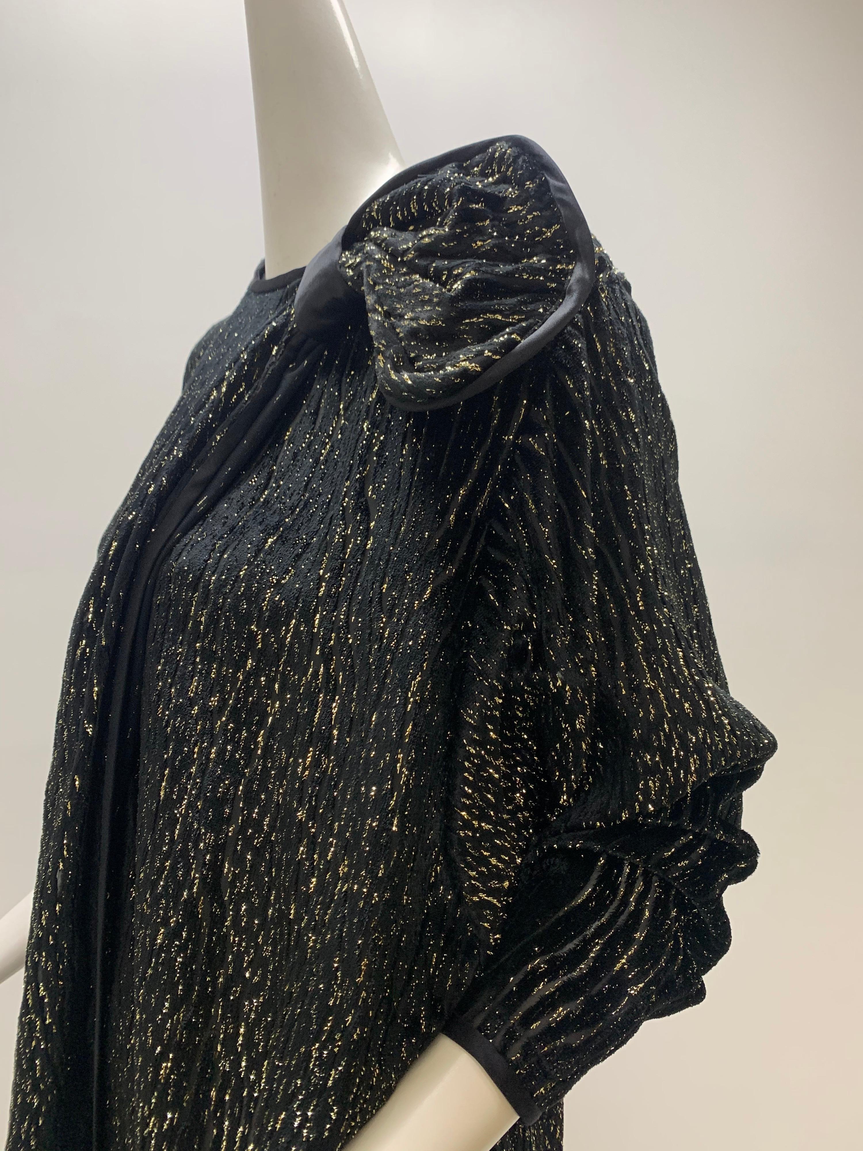 1980 Schiaparelli Black & Gold Woodgrain Velvet Side Tie Opera Coat or Dress en vente 3