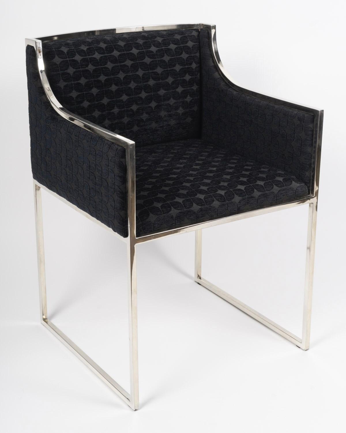 Set of 4 armchairs from Maison Jansen in the 1980s in France, made of chrome-plated steel.
Set of 4 chairs, in perfect condition, upholstery redone identically and covered with black embossed velvet in the spirit of the period.
We are in the vein of