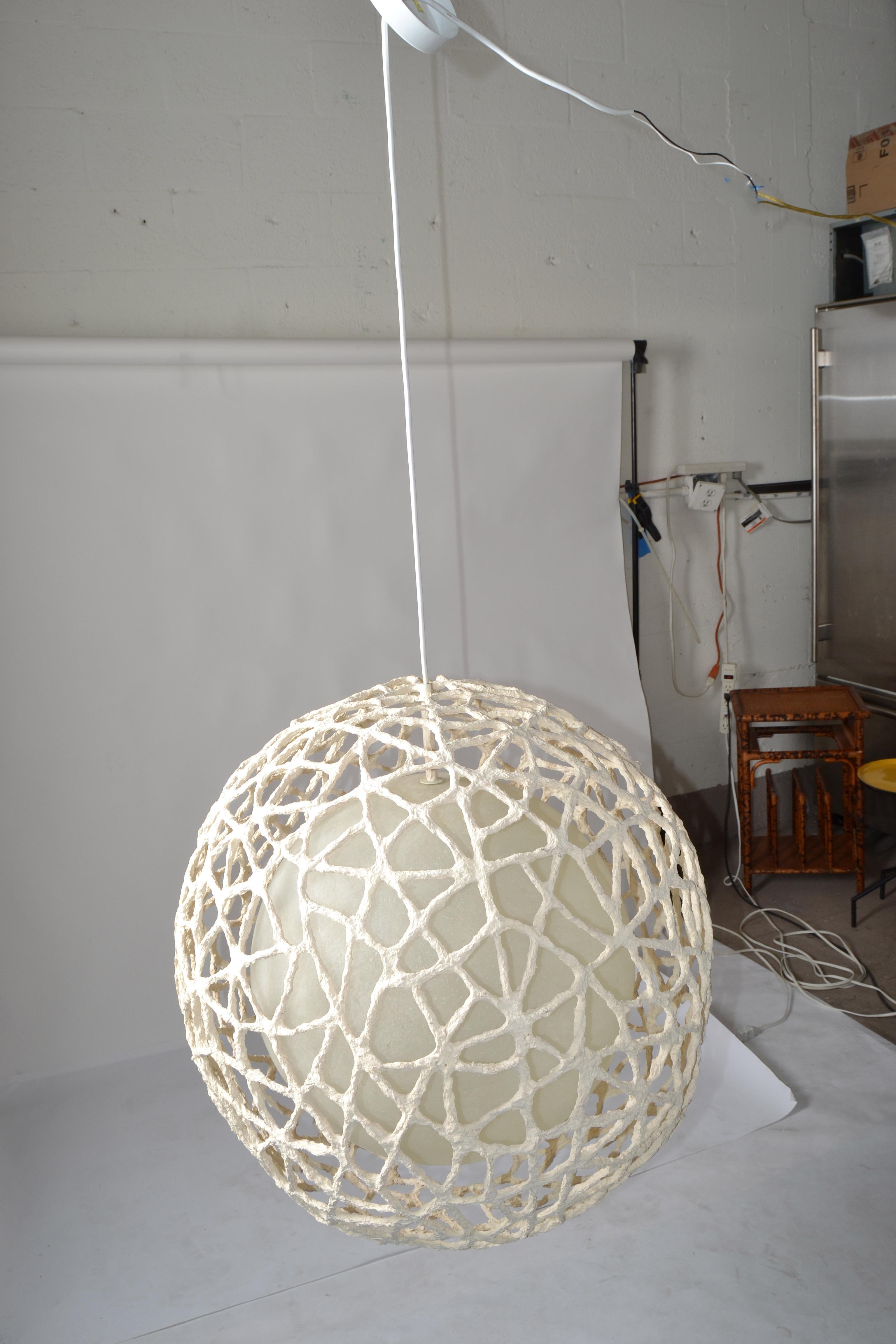 1980 Space Age Tan Fiberglass Paper Mache Spheres Pendant Lamp Light Fixture For Sale 7