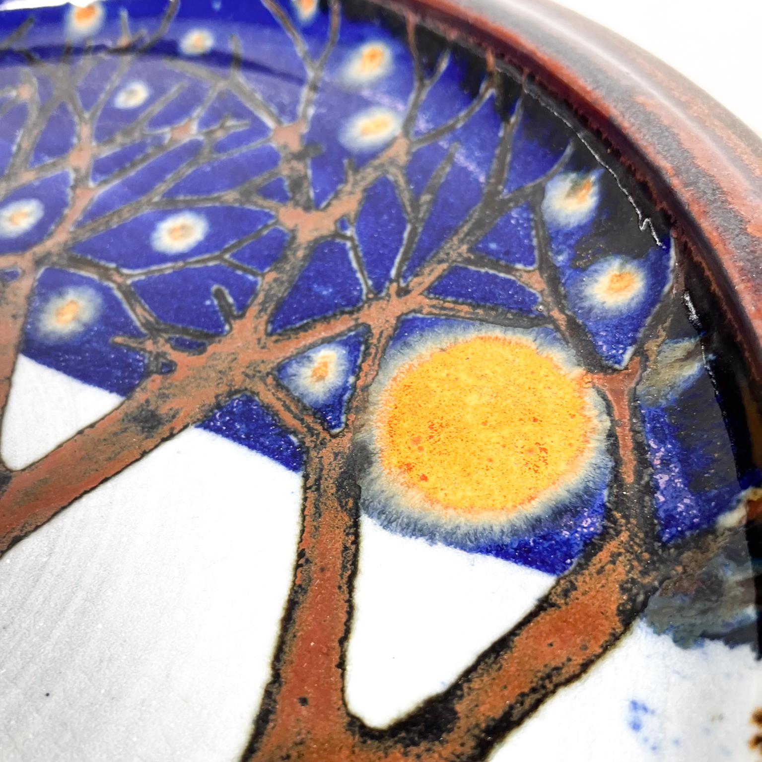 1980 Studio Art Modern Abstract Tree Art Pottery Teller signiert Barker im Angebot 5