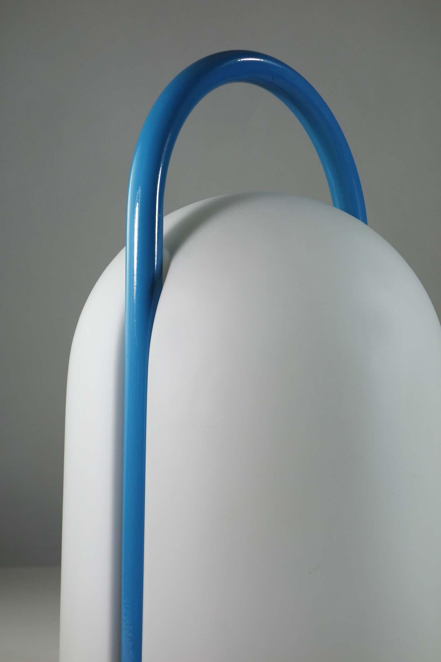 1980 Tender Romolo Lanciani Tronconi Italienische postmoderne Glas-Tischlampe im postmodernen Design (Ende des 20. Jahrhunderts) im Angebot