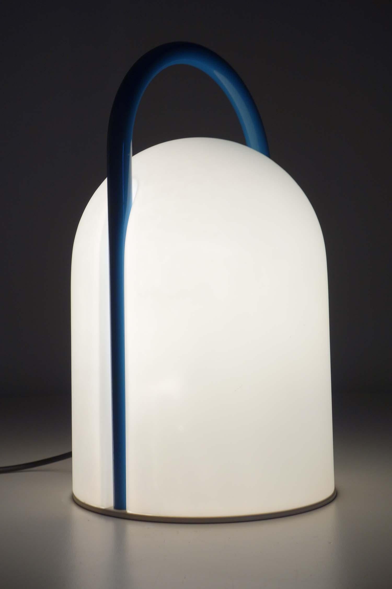 1980 Tender Romolo Lanciani Tronconi Italienische postmoderne Glas-Tischlampe im postmodernen Design im Angebot 1