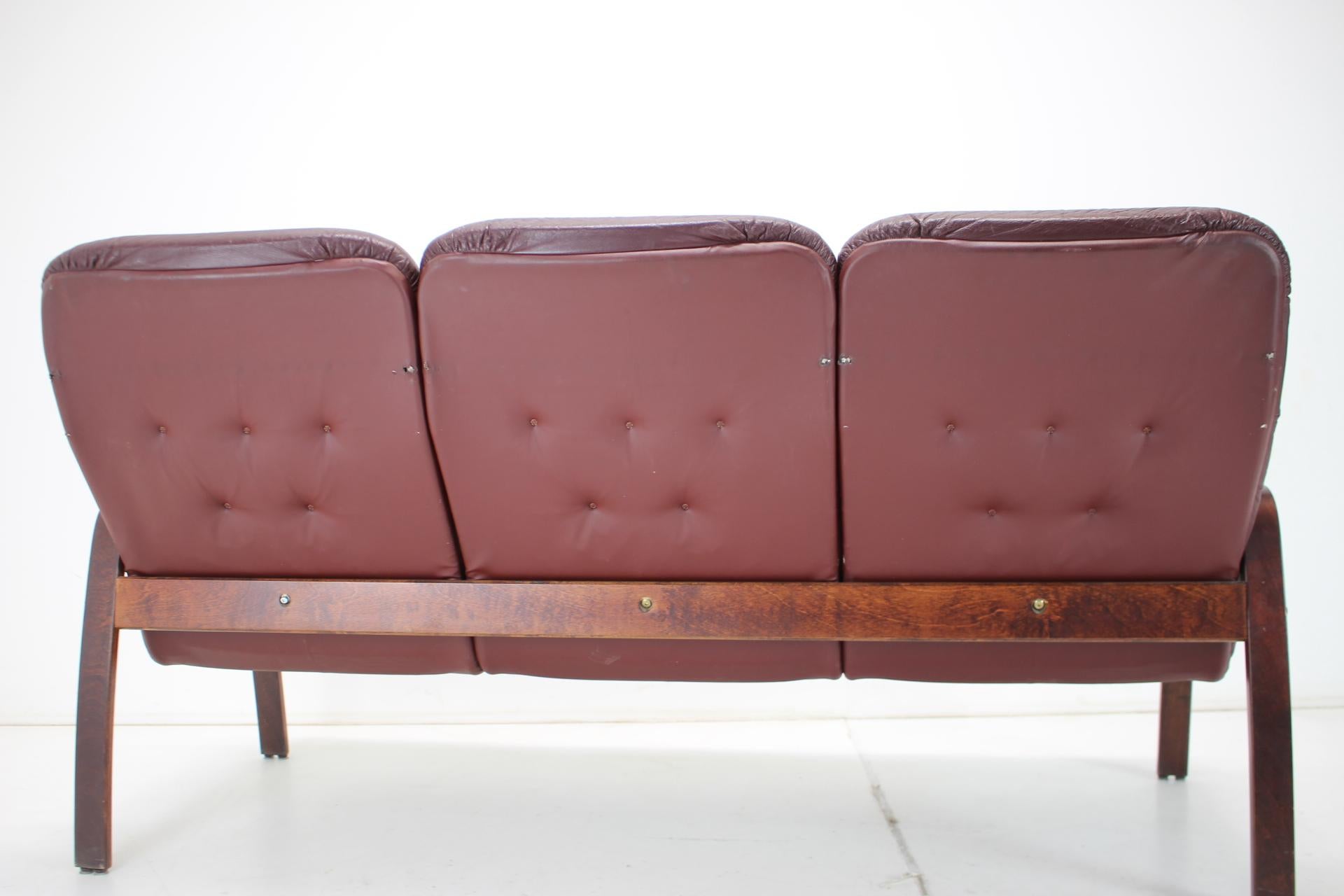 Dreisitzer-Sofa aus Leder, Tschechoslowakei, 1980 im Angebot 4