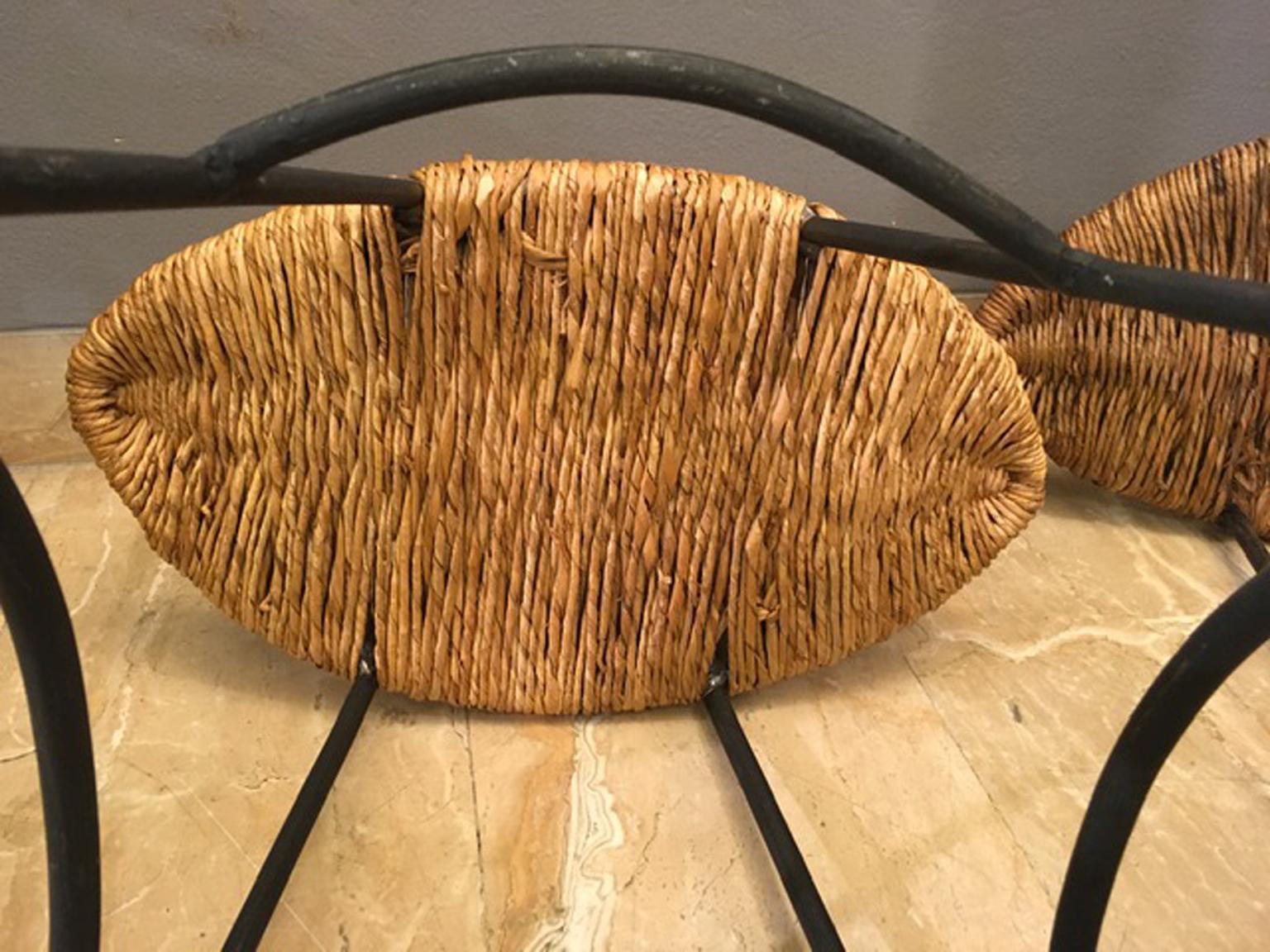 Tom Dixon, paire de tabourets en fer bruni et raphia, 1980 en vente 7