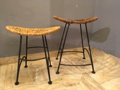 Tom Dixon, paire de tabourets en fer bruni et raphia, 1980