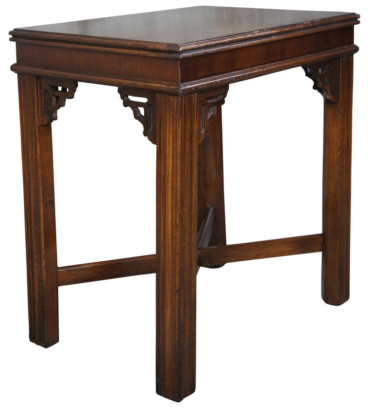 1980 Vintage Lane Altavista Chinese Chippendale Walnut End Side Table