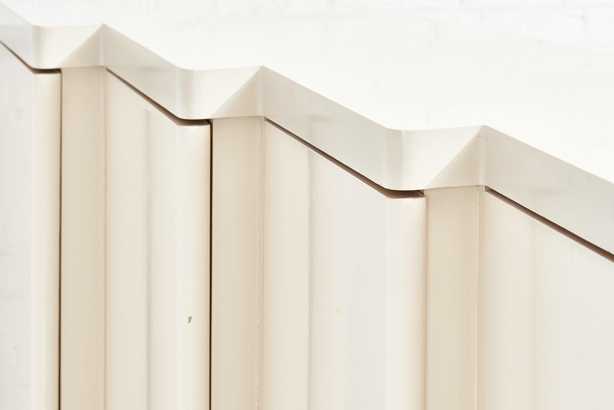 1980 White Lacquer Wave Front Sideboard 2