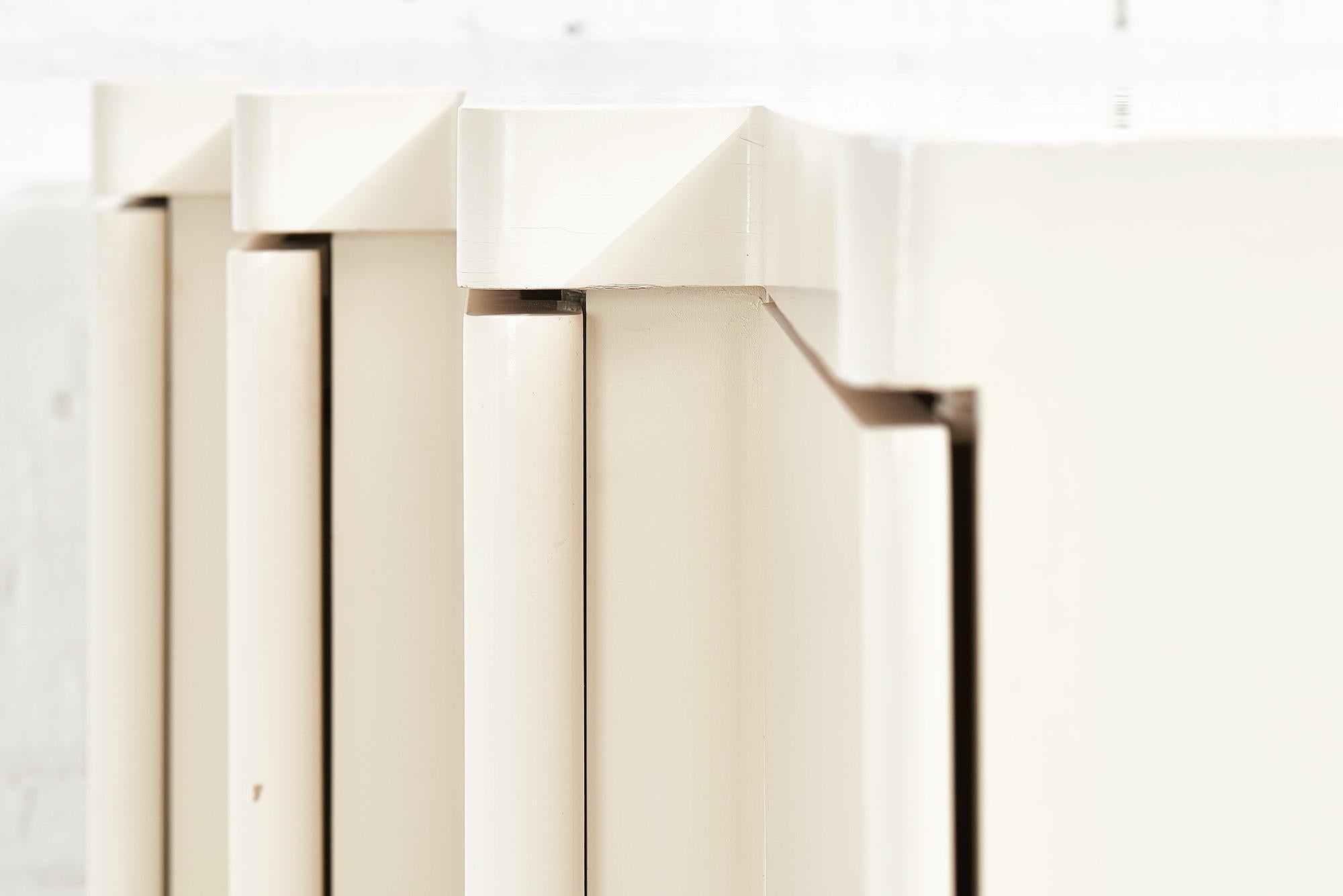 1980 White Lacquer Wave Front Sideboard 4