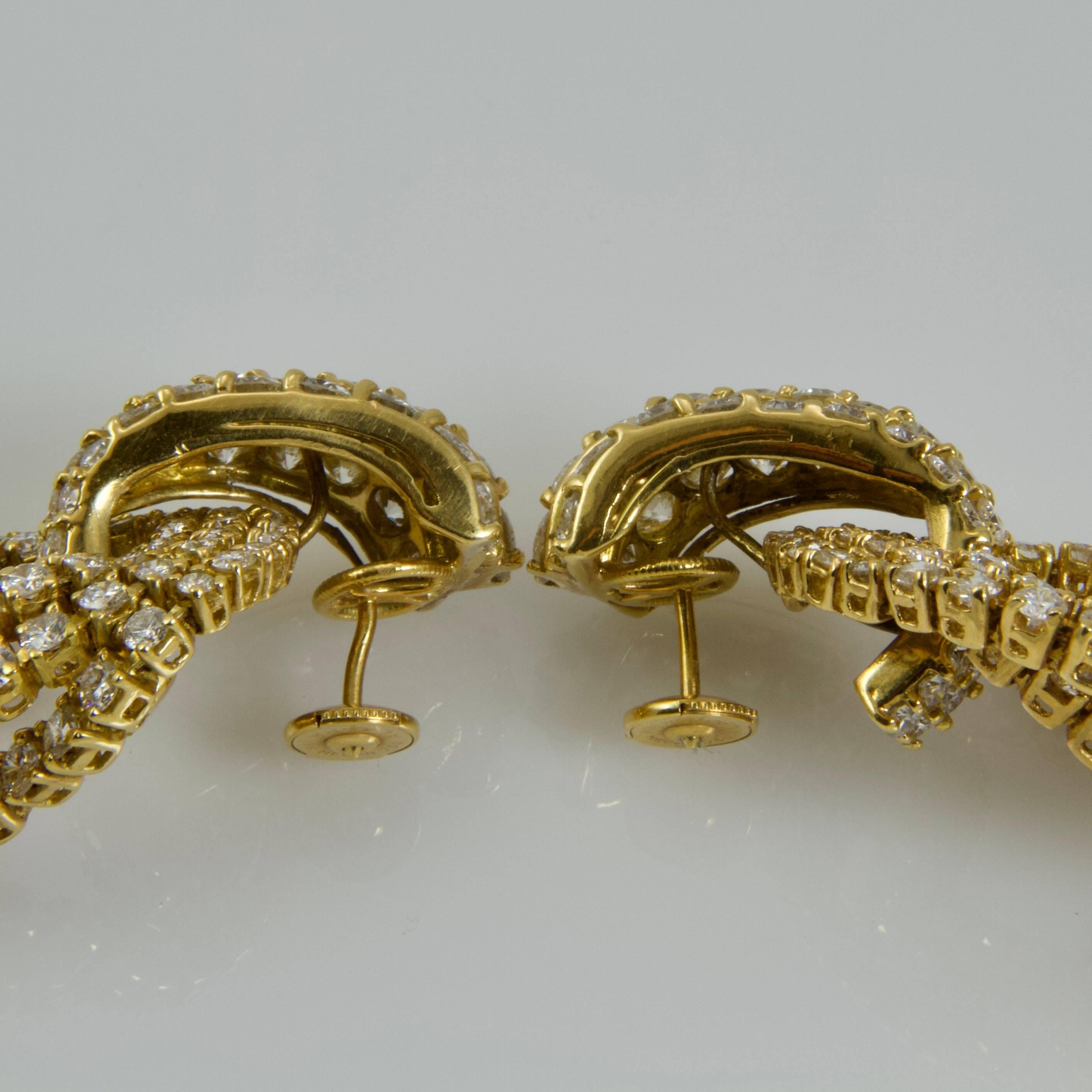 1980 Yellow Gold Diamonds Cascade Pendent Earrings For Sale 5