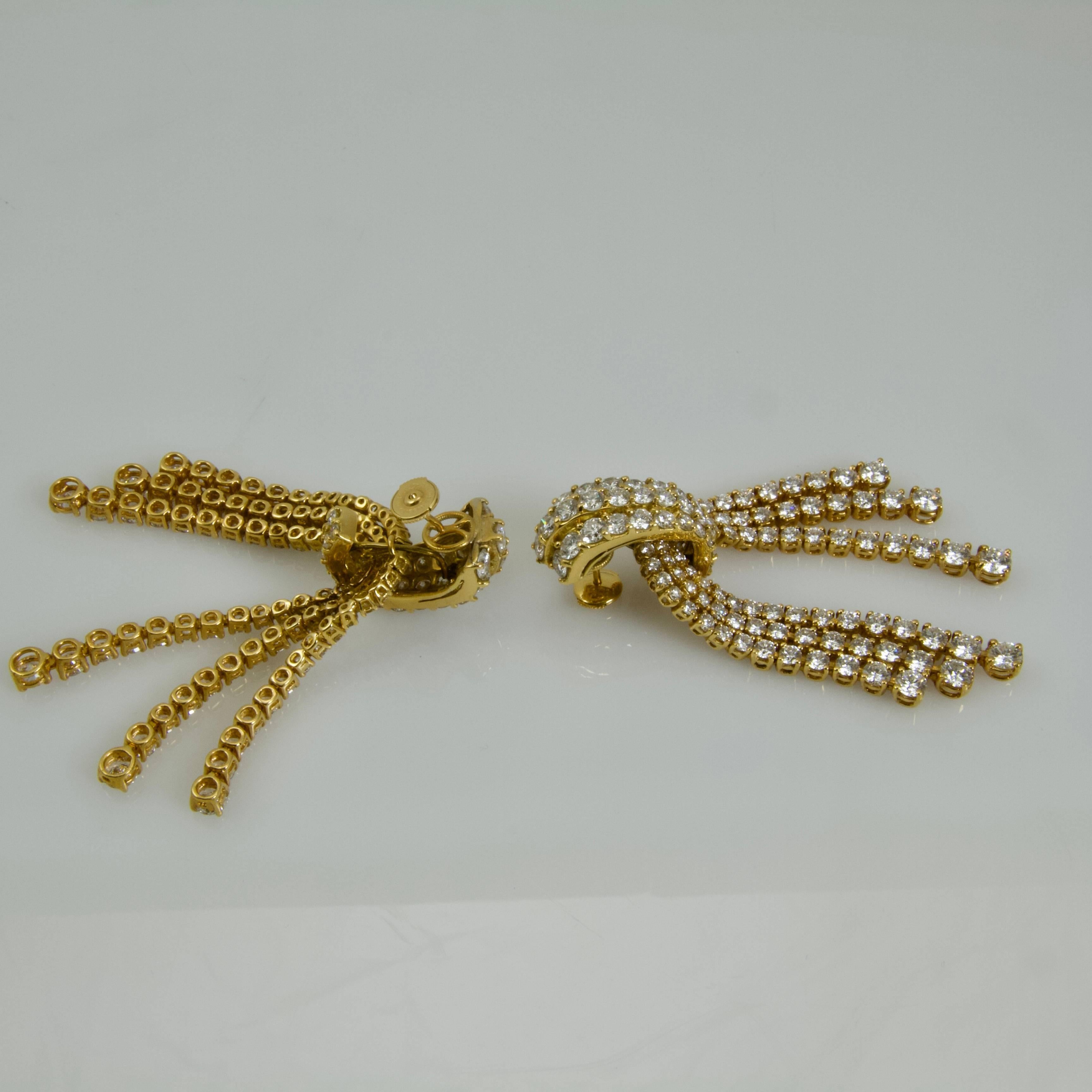 1980 Yellow Gold Diamonds Cascade Pendent Earrings For Sale 7