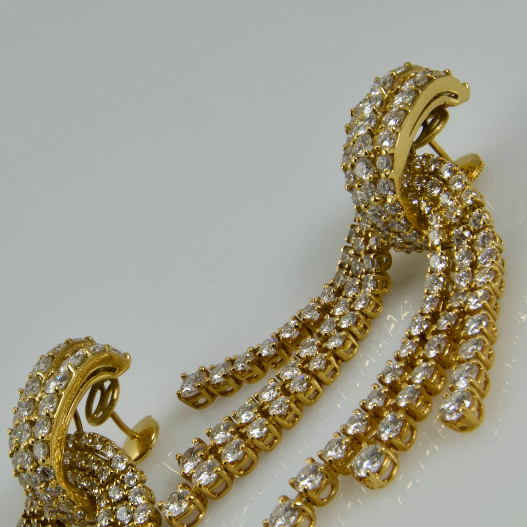 1980 Yellow Gold Diamonds Cascade Pendent Earrings For Sale 11