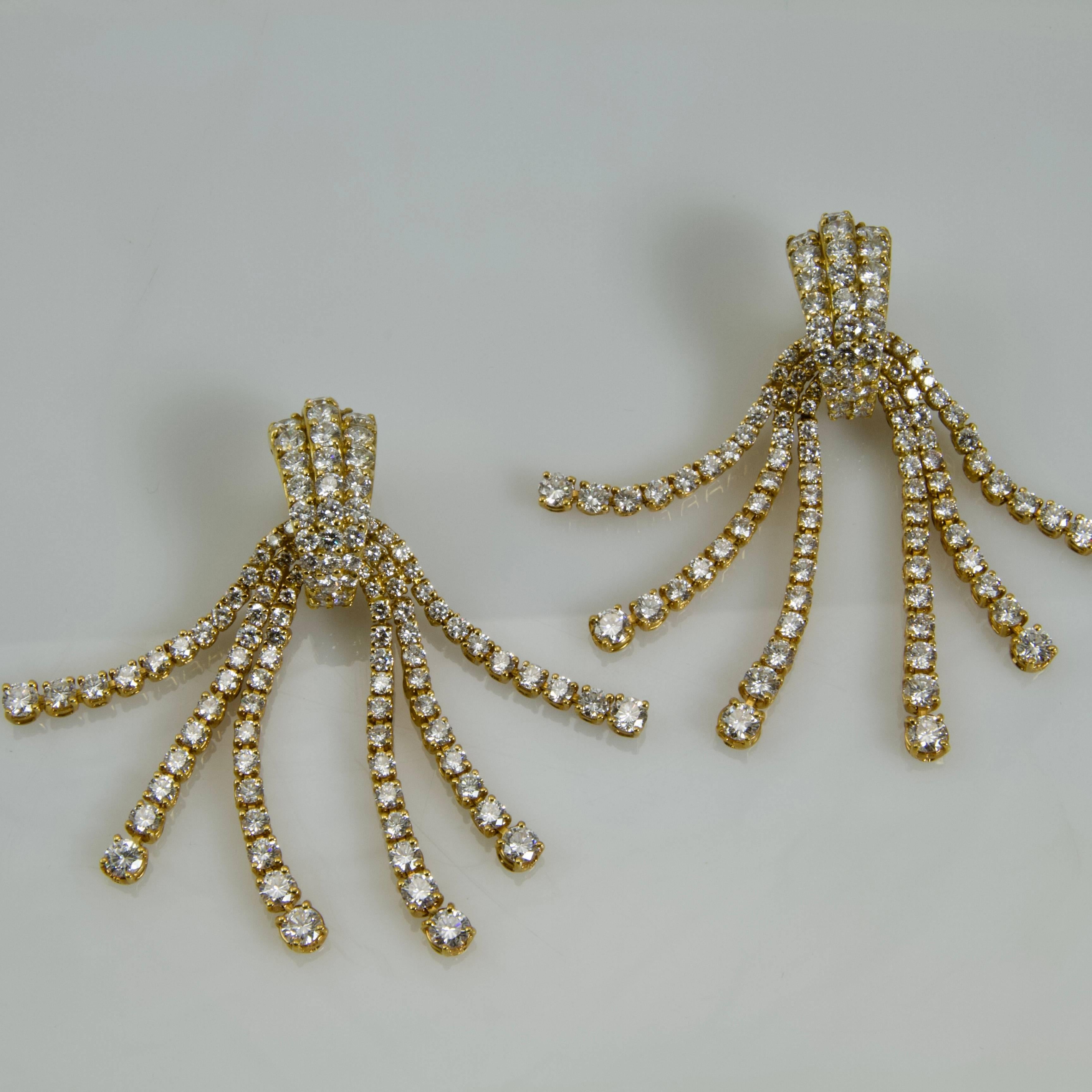 1980 Yellow Gold Diamonds Cascade Pendent Earrings For Sale 2
