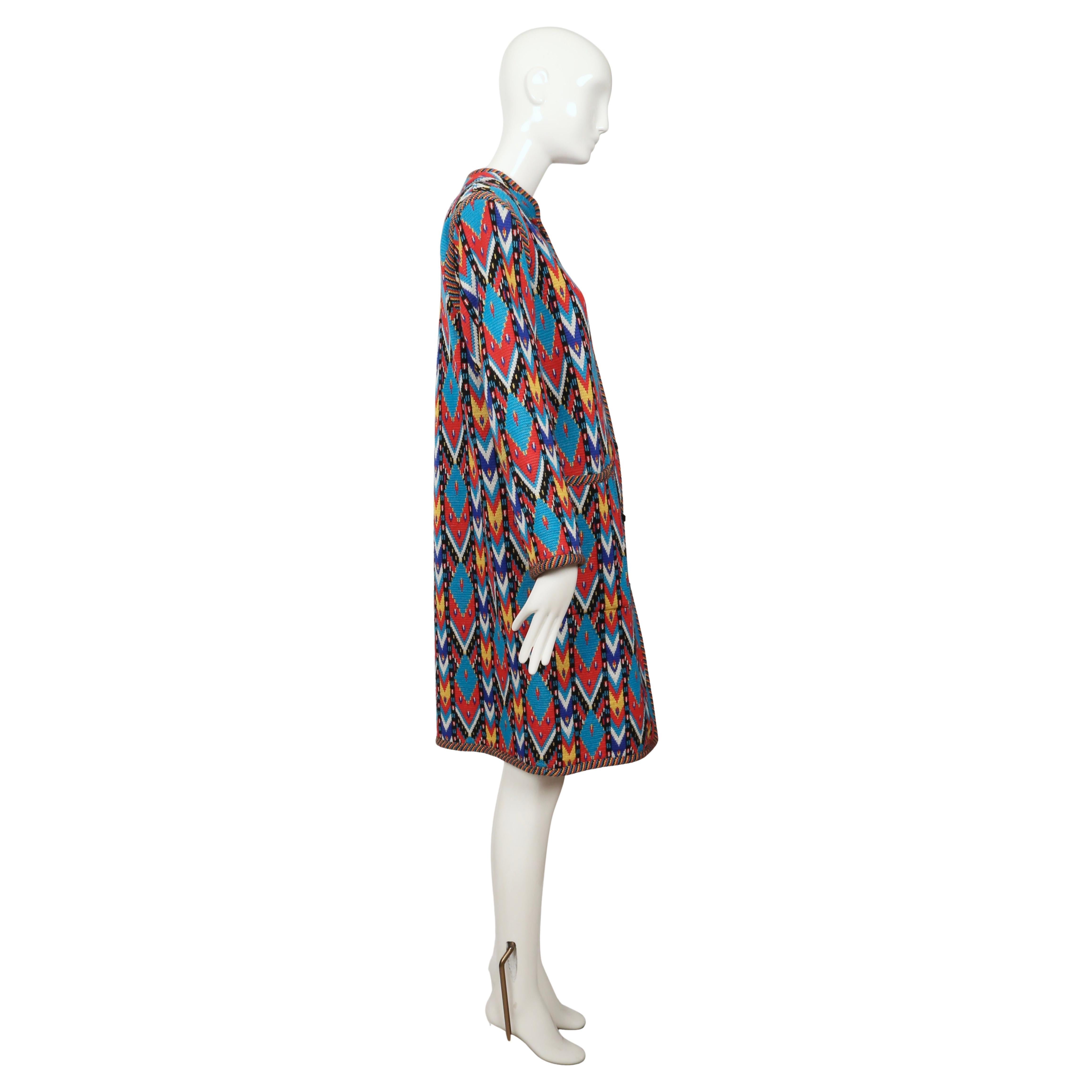 1980 Yves Saint Laurent manteau pull-over Ikat RUNWAY lumineux Bon état - En vente à San Fransisco, CA