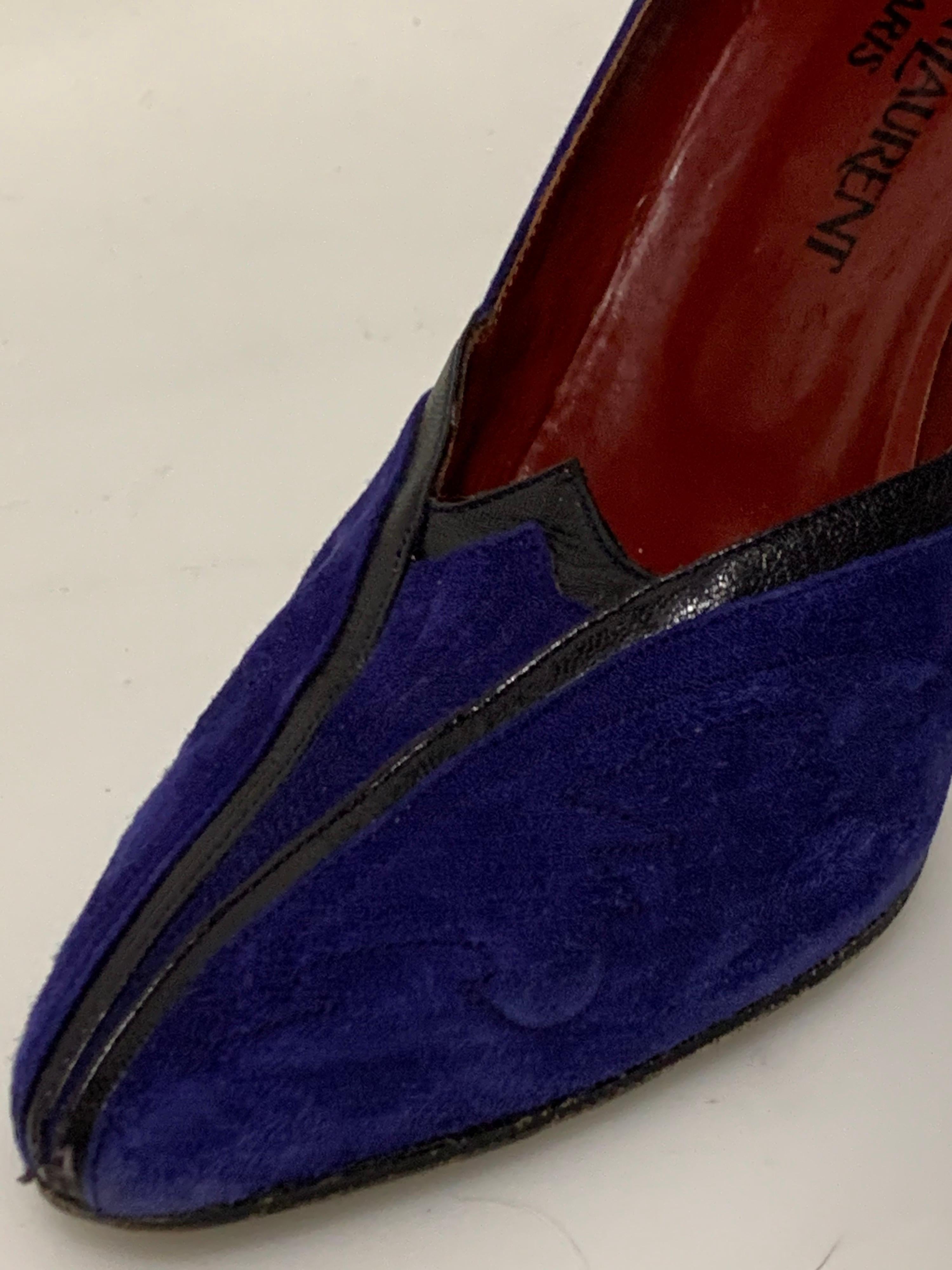 1980 Yves Saint Laurent Electric Purple Suede Pumps W/Black Piping Size 10M In Good Condition For Sale In Gresham, OR