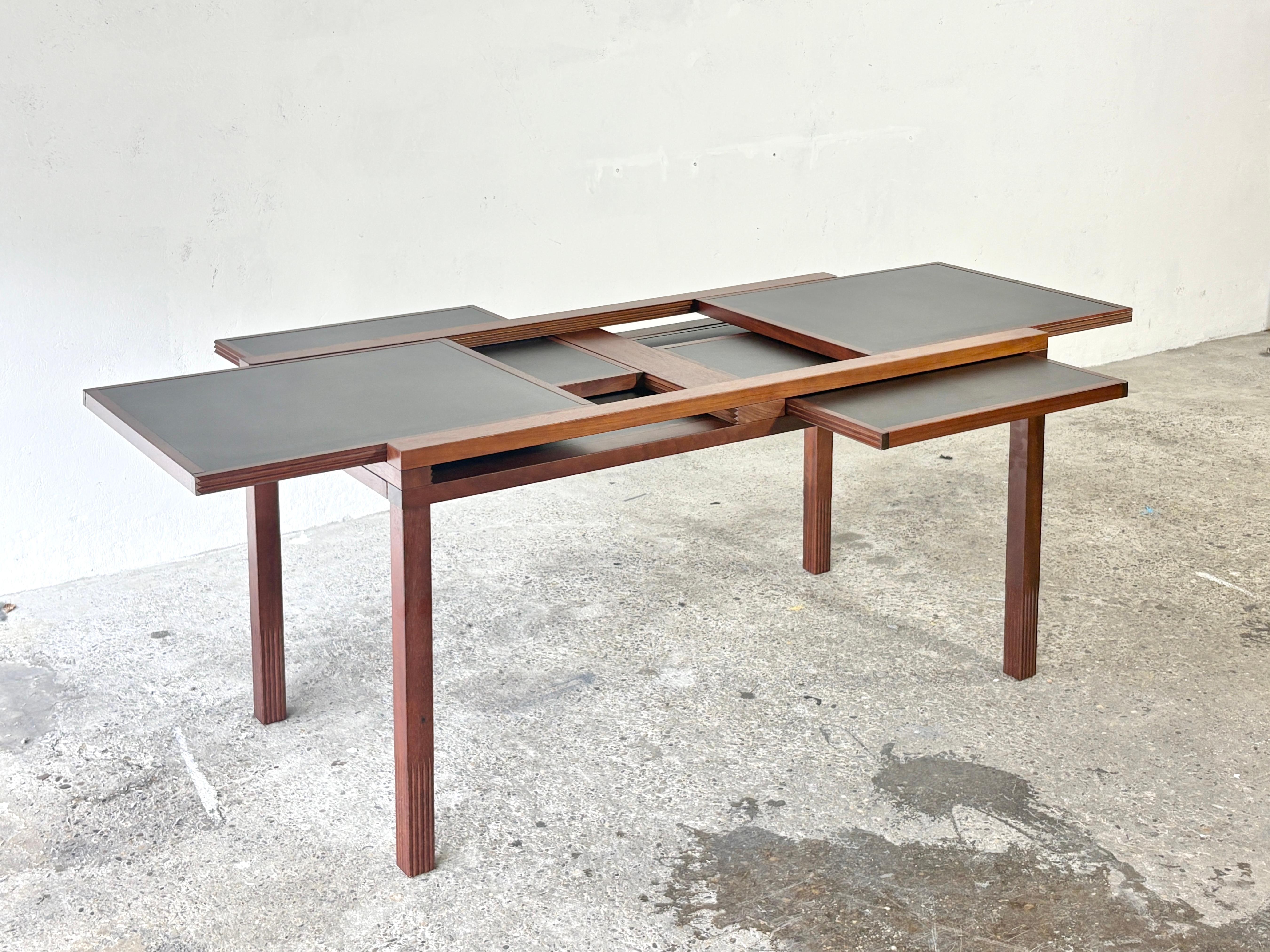 Italian 1980ies Modular dining table or desk Designed by Bernard Vuarnesson for Bellato For Sale